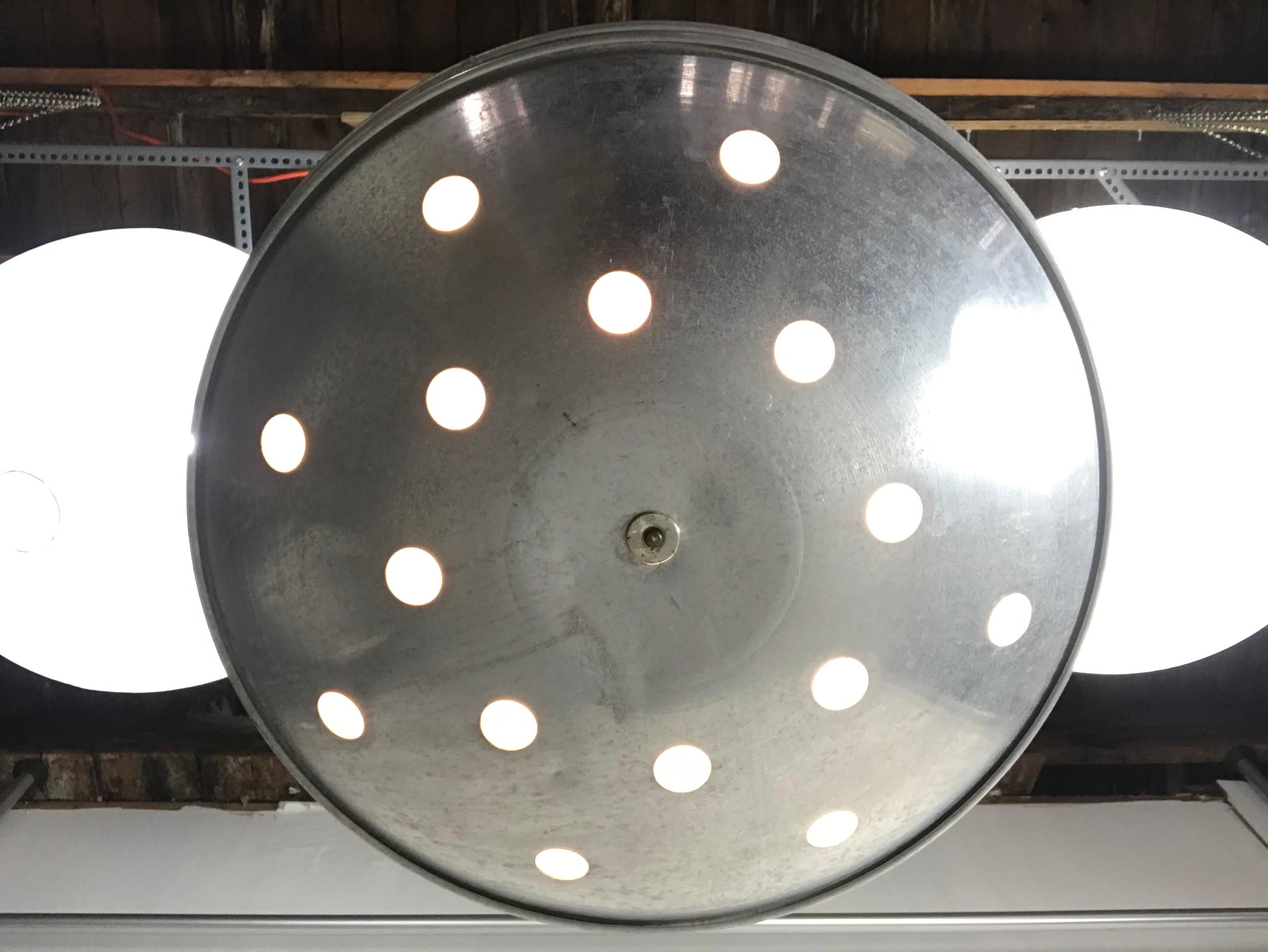 flying saucer pendant light