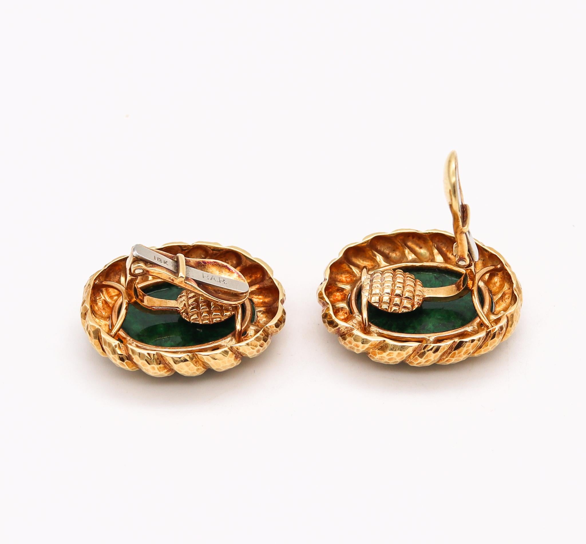Cabochon Modernist 1970 Clip-On Earrings in 18Kt Yellow Gold 24.30 Ctw Maw Sit Sit Jade For Sale