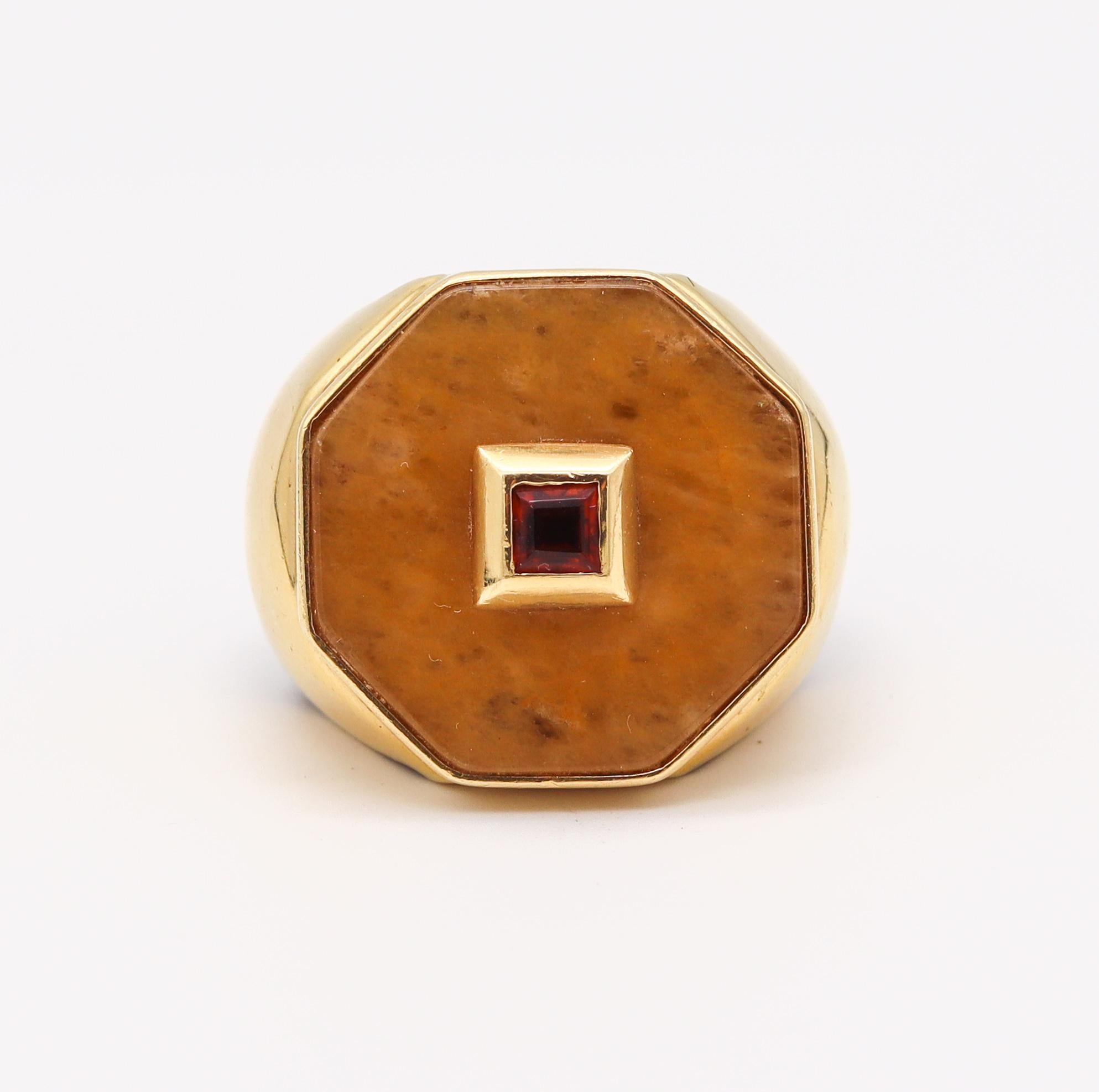 Princess Cut Modernist 1970 Cocktail Agate Ring in Wood and 18Kt Yellow Gold with One Citrine For Sale