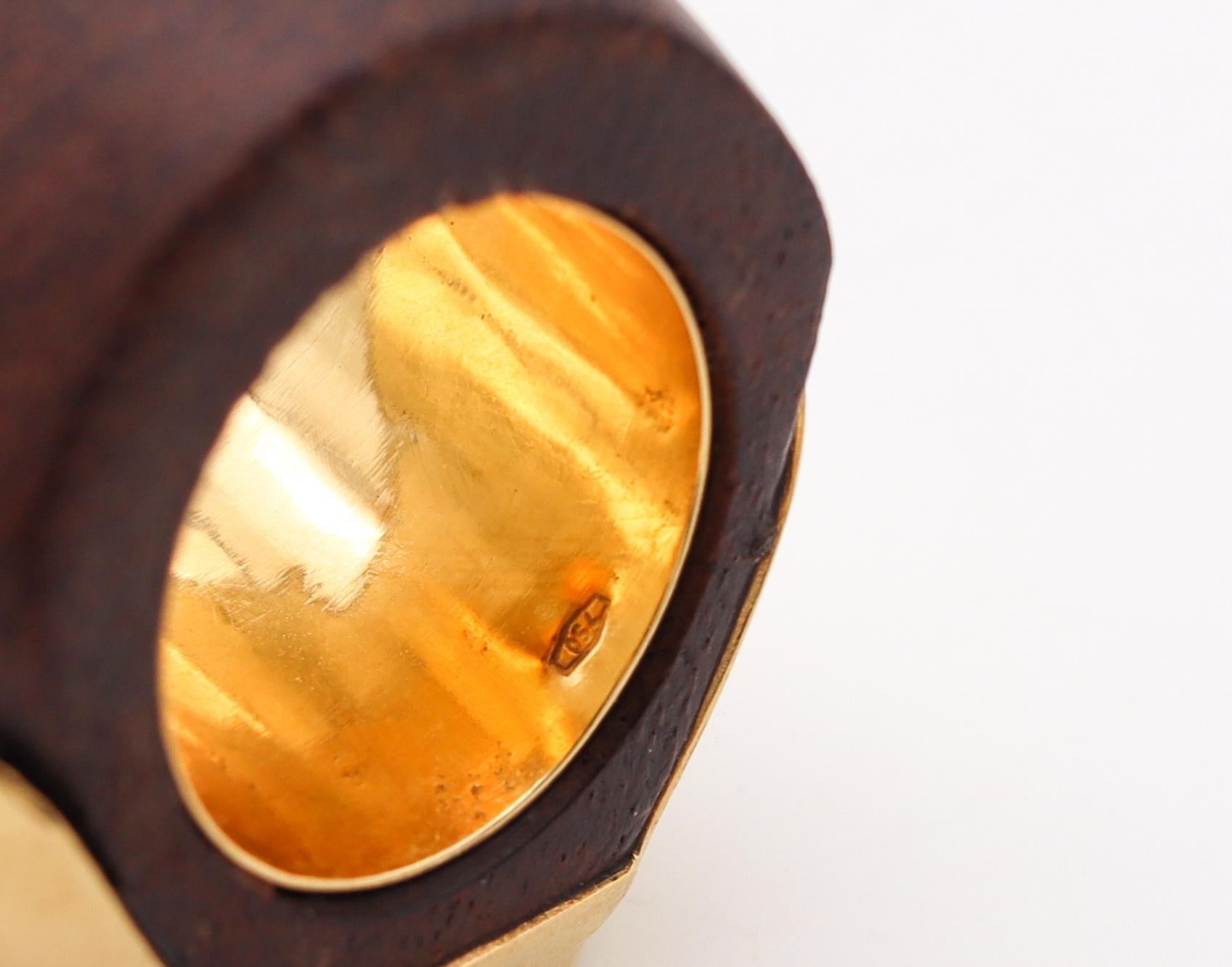 Modernist 1970 Cocktail Agate Ring in Wood and 18Kt Yellow Gold with One Citrine For Sale 1