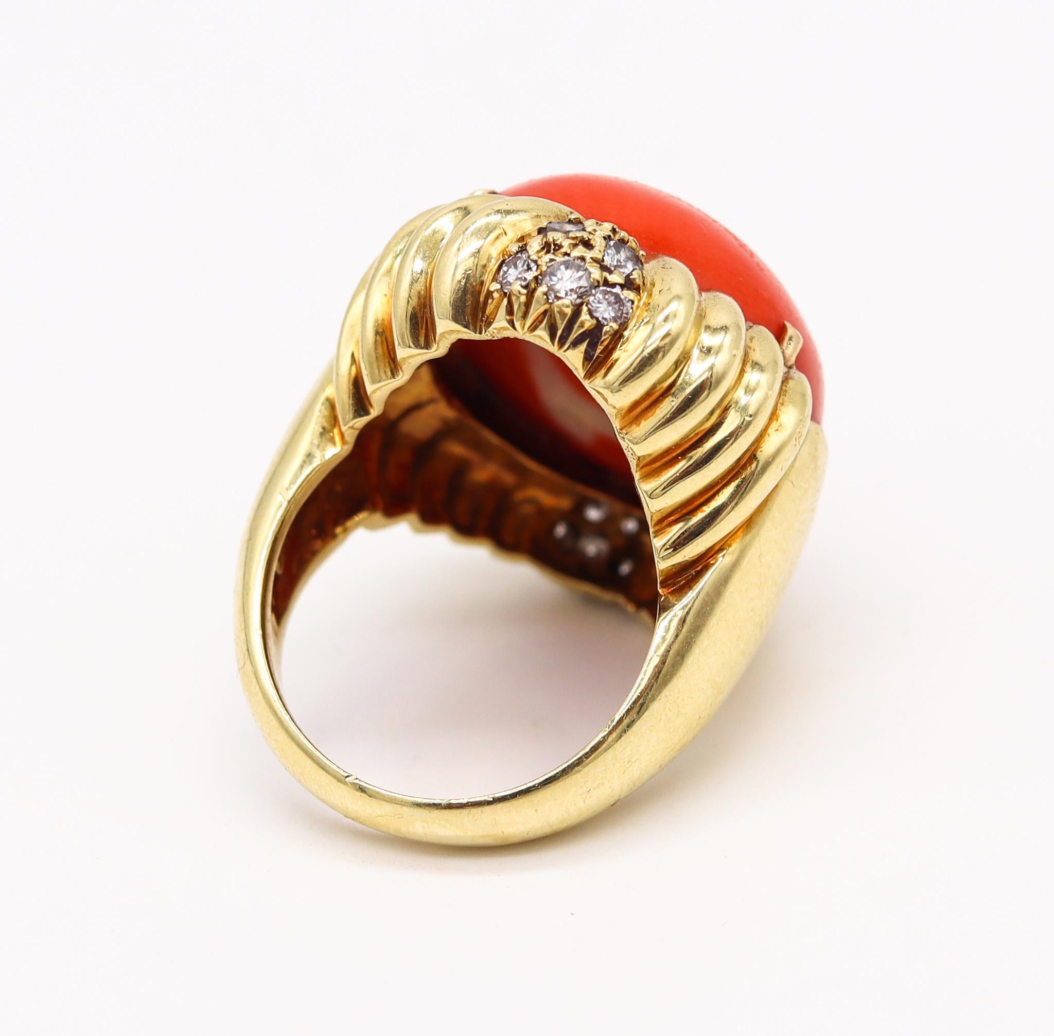 Modernist 1970 Cocktail Ring in 18Kt Yellow Gold 26.89 Cts Red Coral & Diamonds For Sale 2