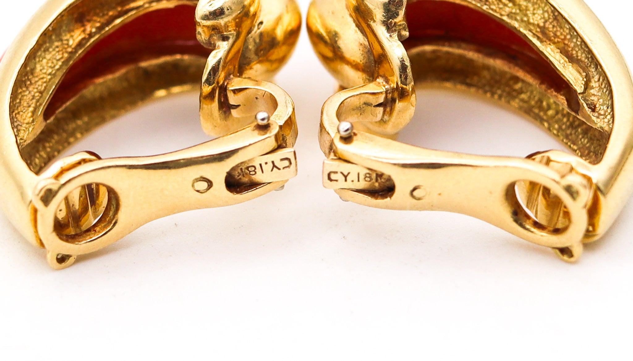 Donna MODERNIST 1970 Orecchini a clip convertibili in oro giallo 18Kt con corallo e onice in vendita