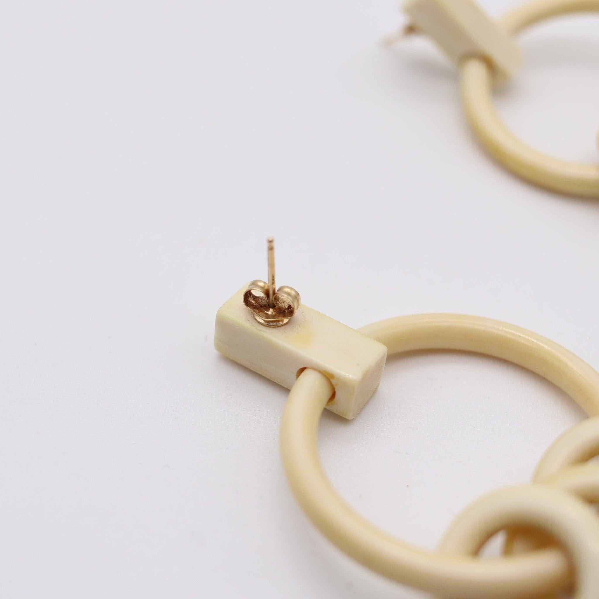 MODERNIST 1970 baumelnden Tropfen geschnitzt geometrische Ohrringe mit 14Kt Gold zurück Damen im Angebot