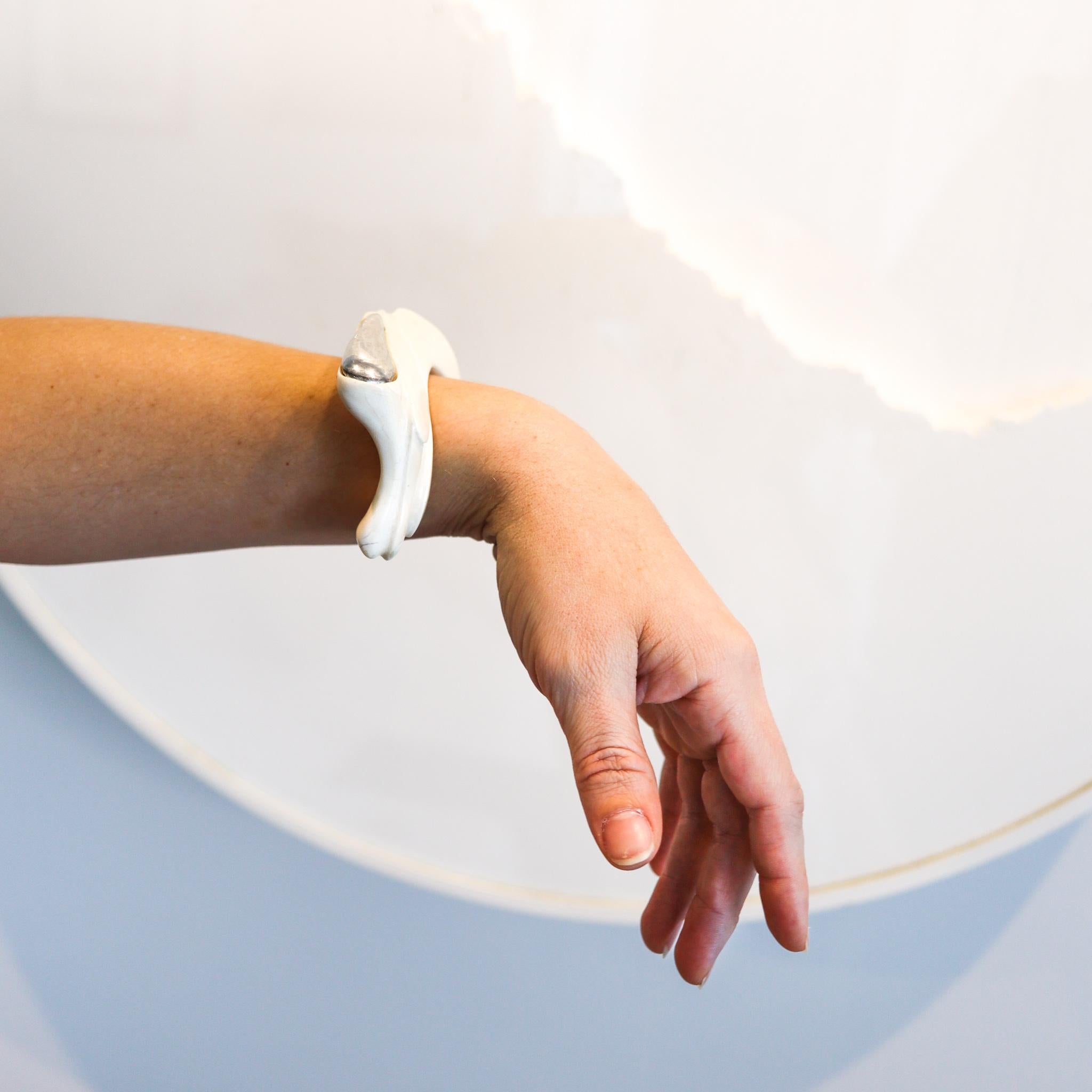 Bracciale Modernista 1970 Studio A intagliato a forma libera con argento 925 in vendita 4