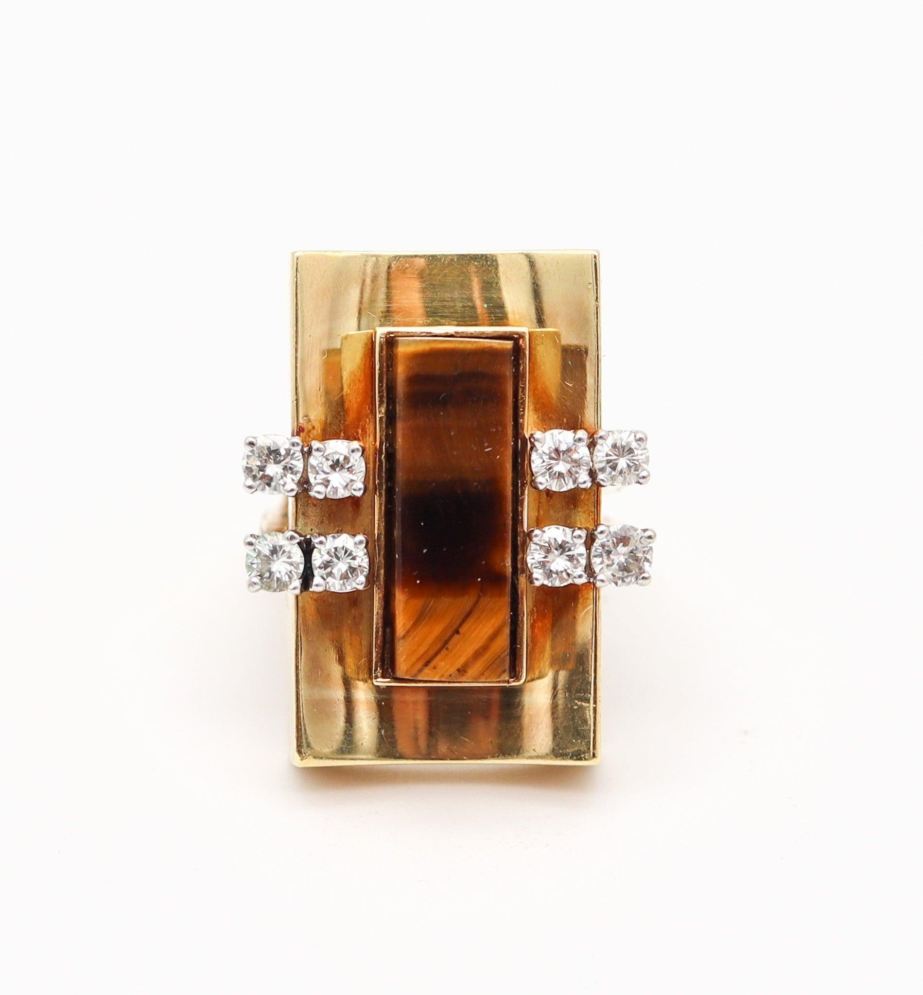 Anello da cocktail geometrico MODERNISTA 1970 in oro 18Kt con diamanti e occhio di tigre in vendita 1