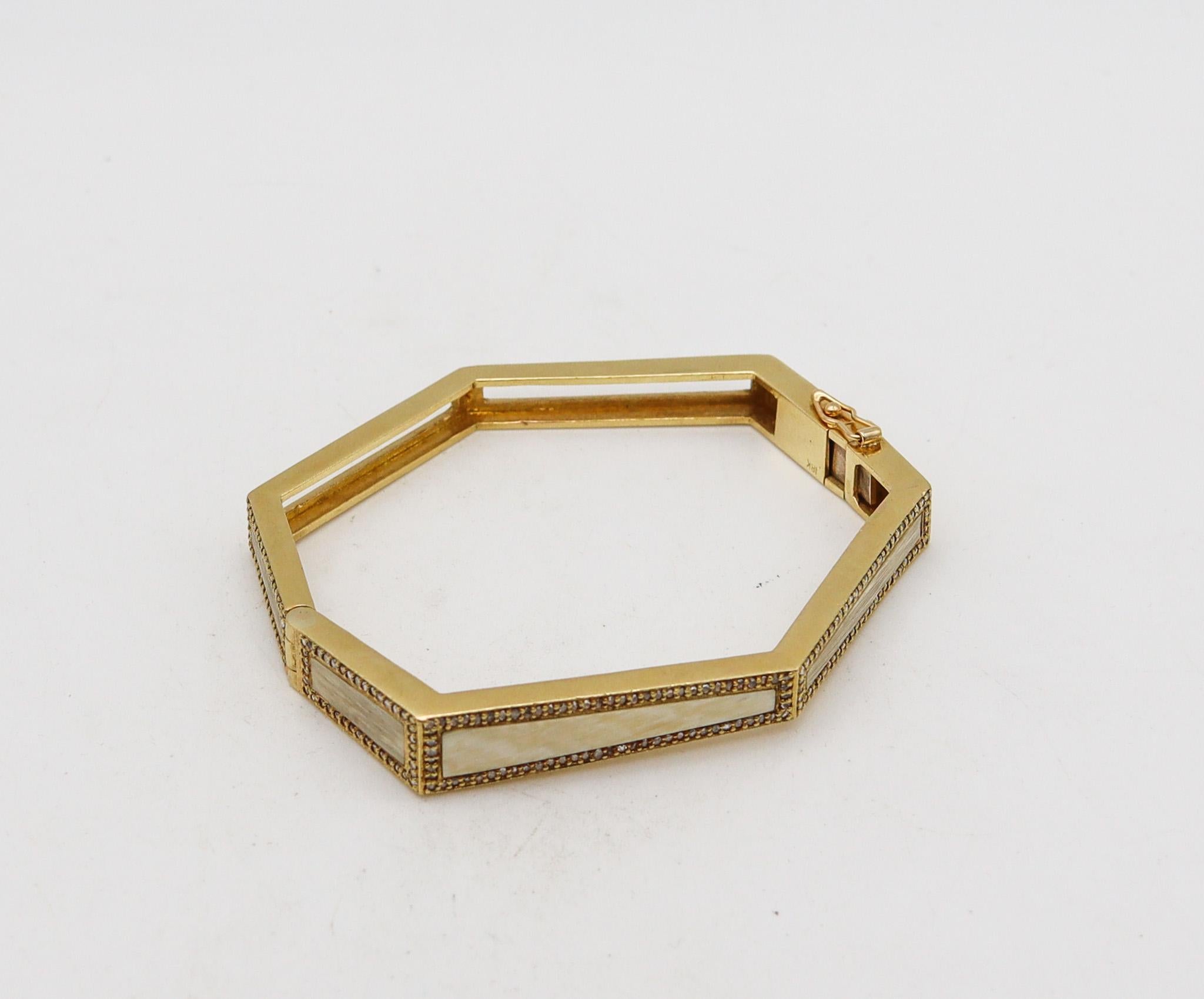 Round Cut Modernist 1970 Heptagonal Bracelet In 18Kt Yellow Gold With Wood And Diamonds For Sale