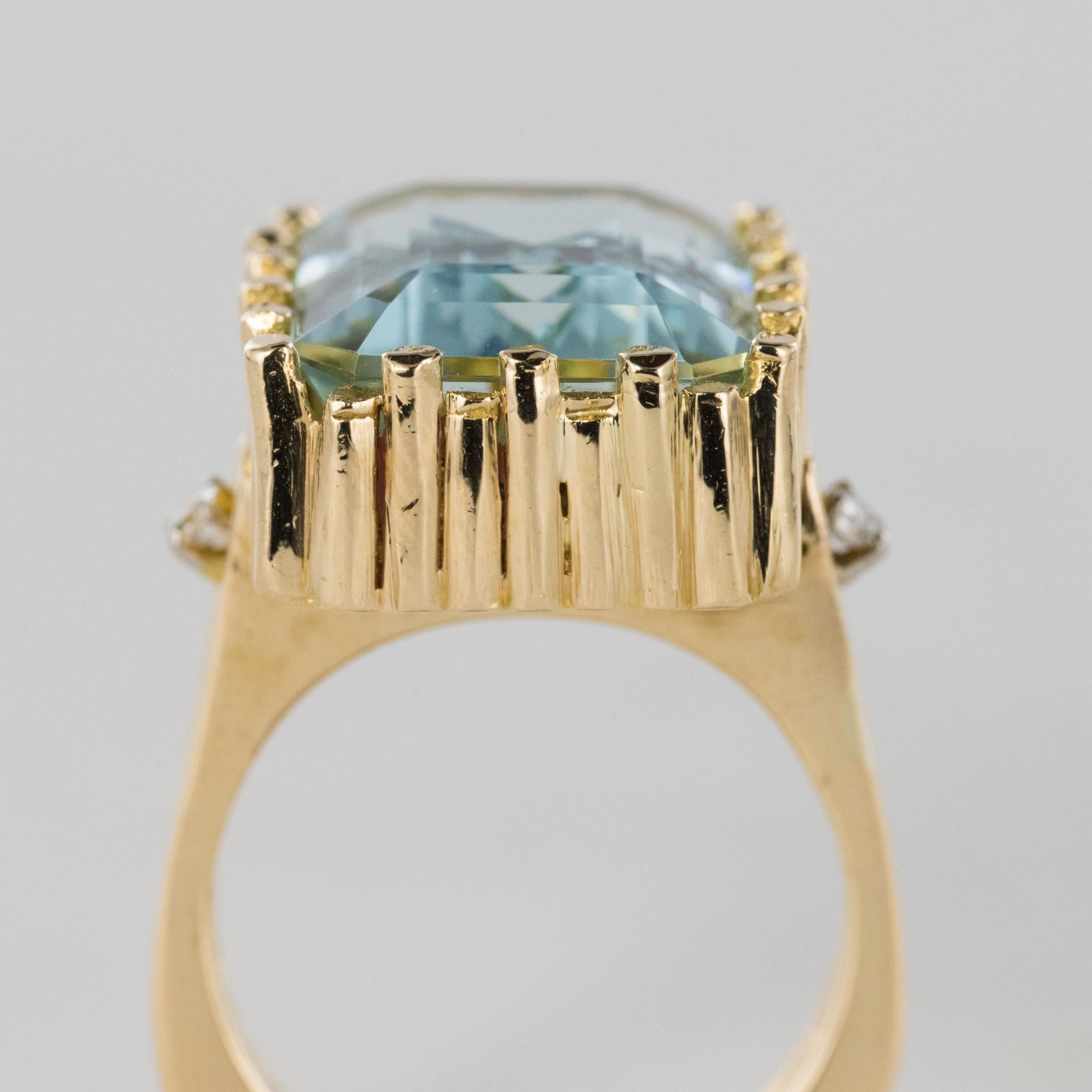 Modernist 1970s 14.20 Carat Aquamarine Diamonds Yellow Gold Ring 4