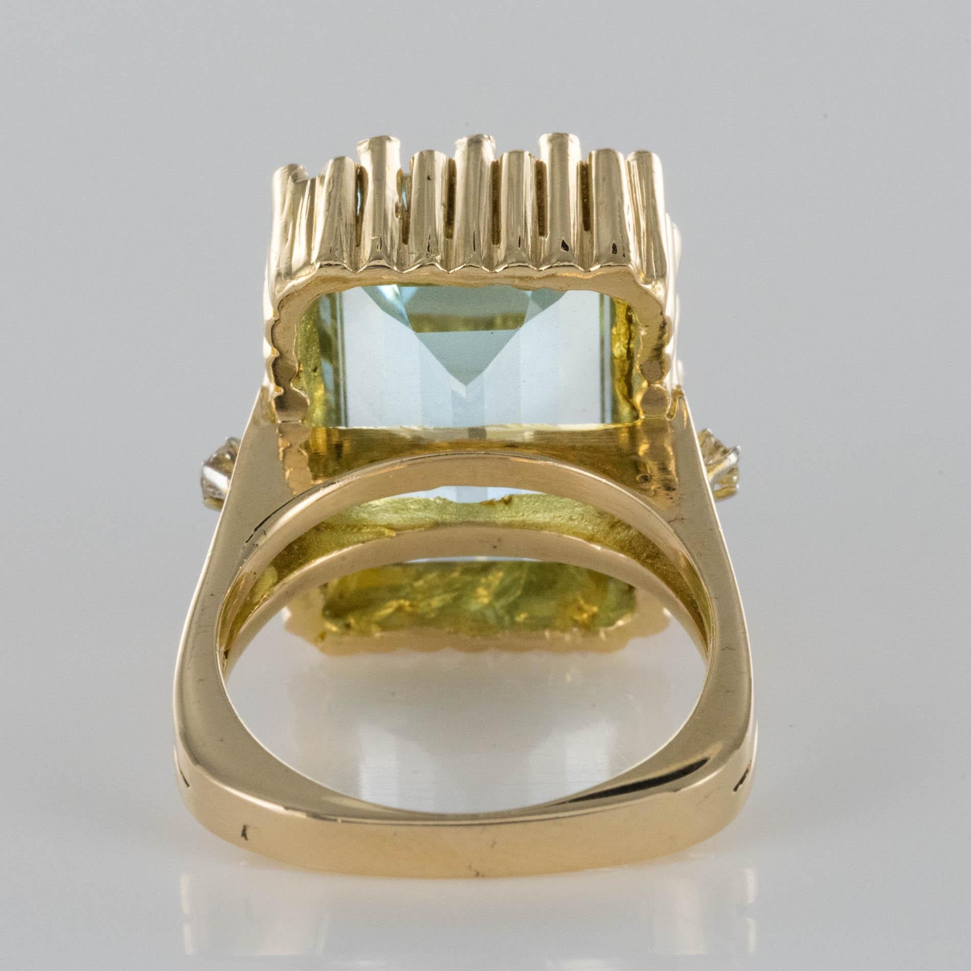 Modernist 1970s 14.20 Carat Aquamarine Diamonds Yellow Gold Ring 8