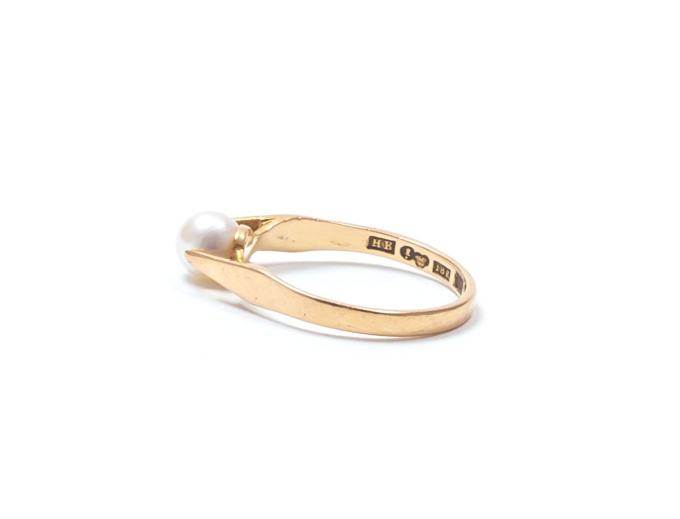 Women's Modernist 1970s 18 Karat Yellow Gold Ring For Sale