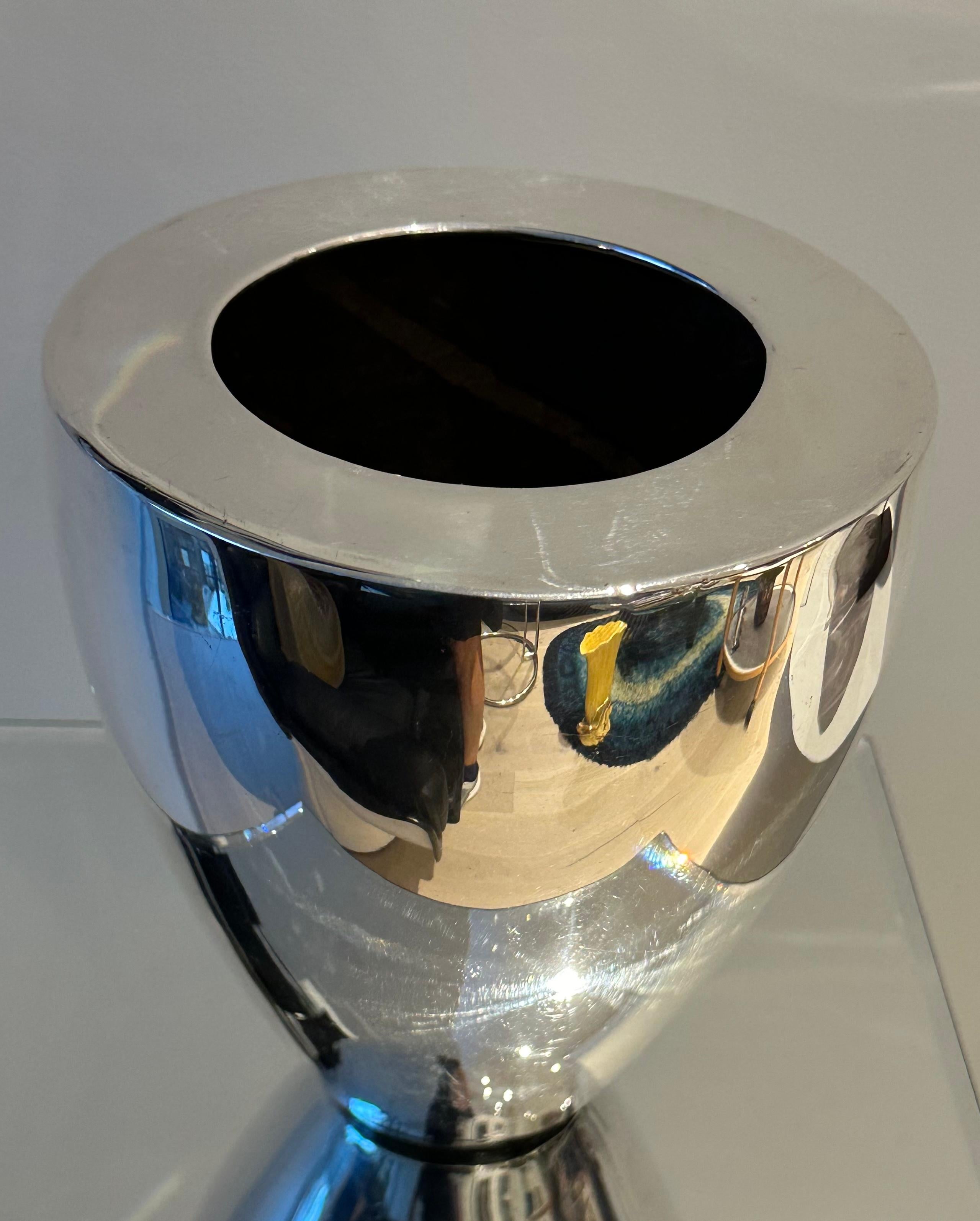 Modernist 1970s English Silver Plated Vase For Sale 7