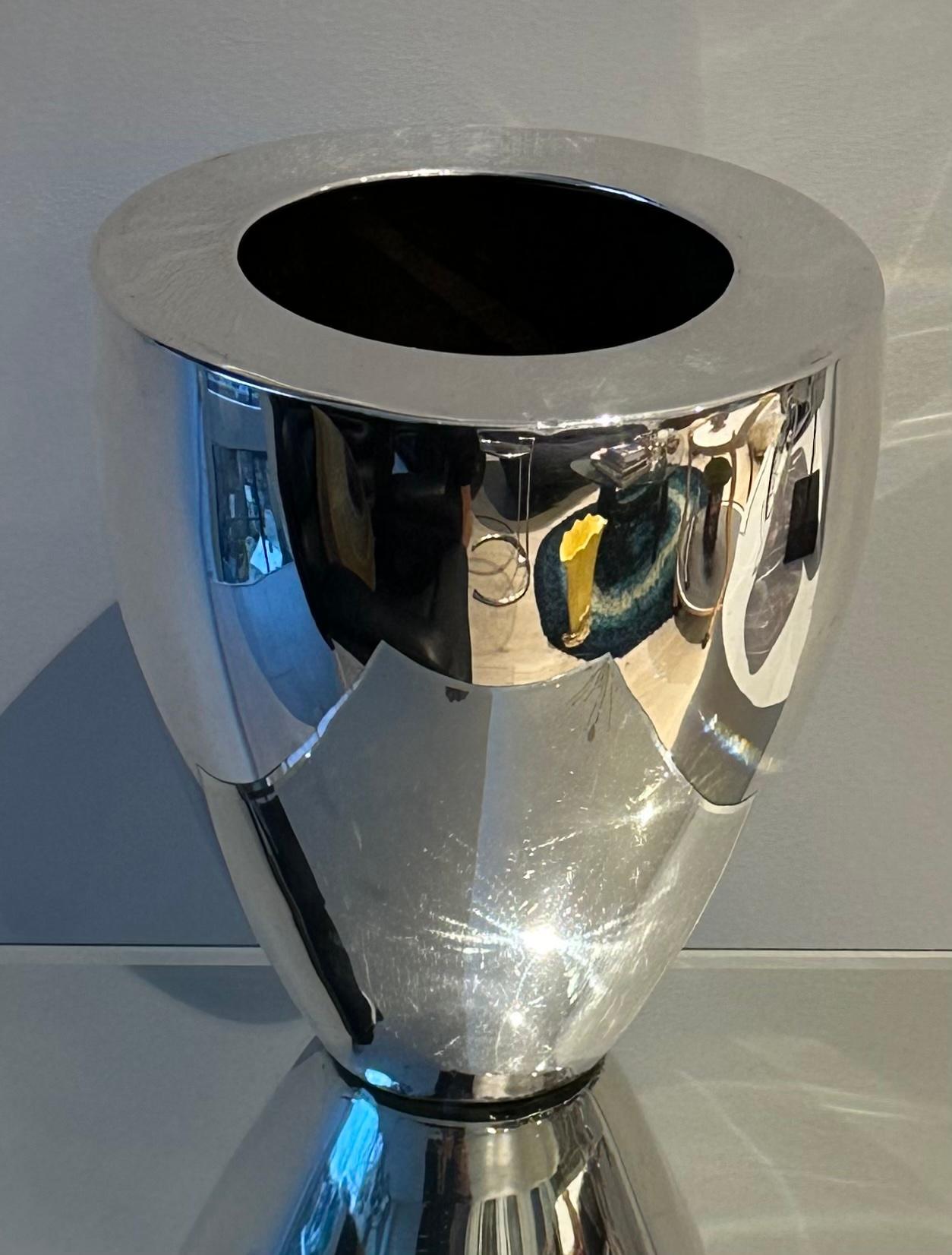 Modernist 1970s English Silver Plated Vase In Fair Condition For Sale In London, GB