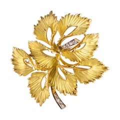 Modernist 1970s French Diamond Matte 18 Carat Yellow Gold Leaf Brooch