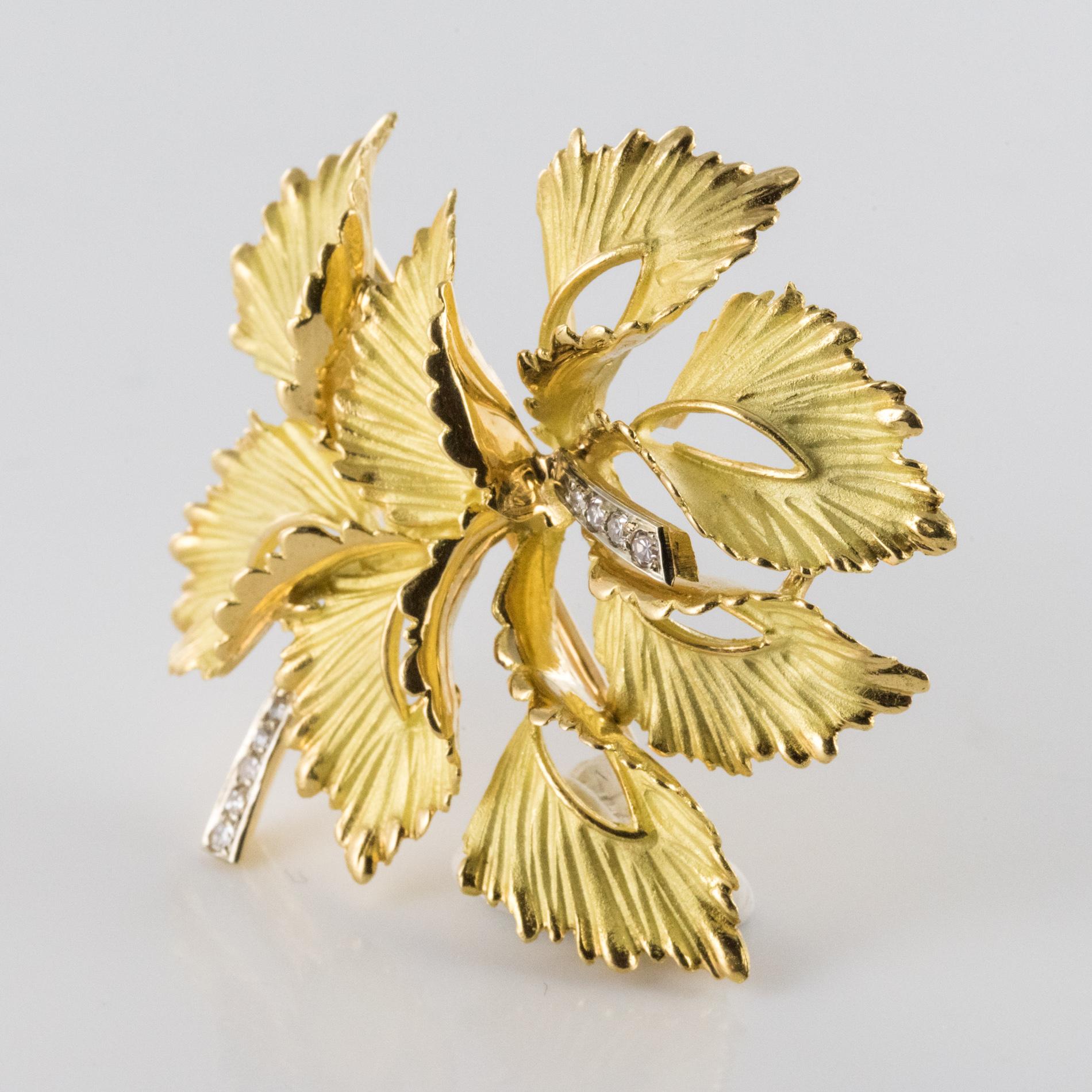 Women's Modernist 1970s French Diamond Matte 18 Carat Yellow Gold Leaf Brooch