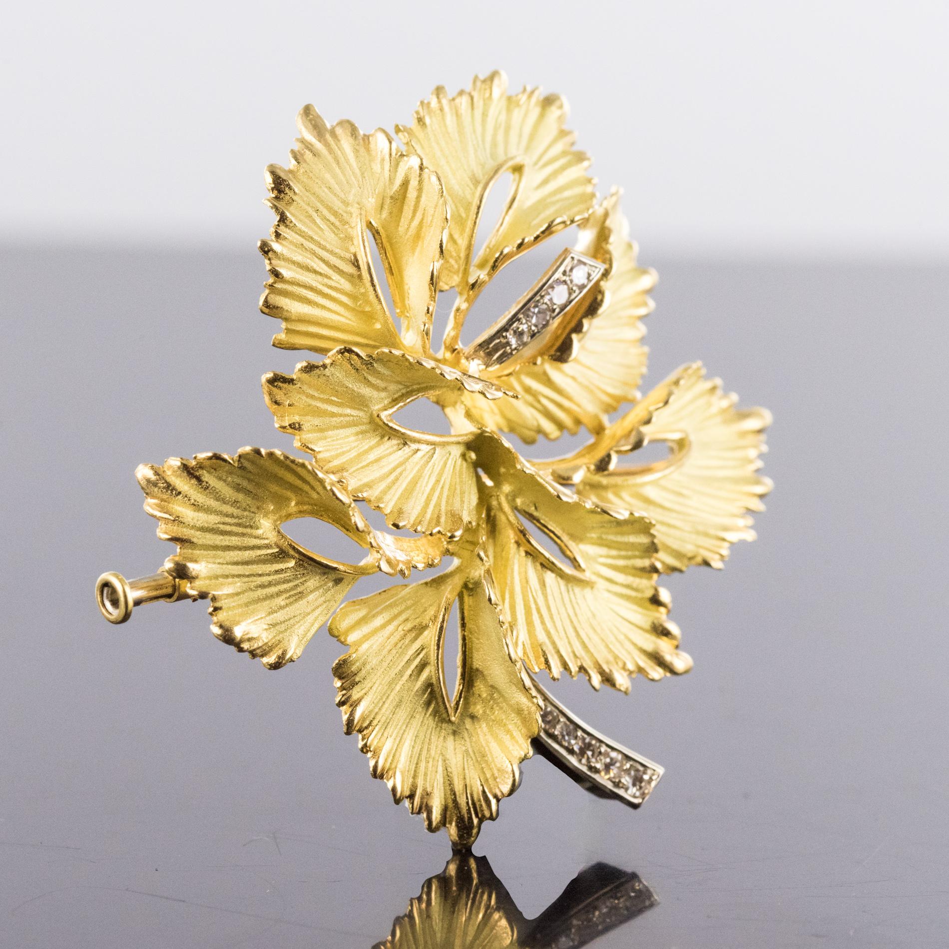 Modernist 1970s French Diamond Matte 18 Carat Yellow Gold Leaf Brooch 6