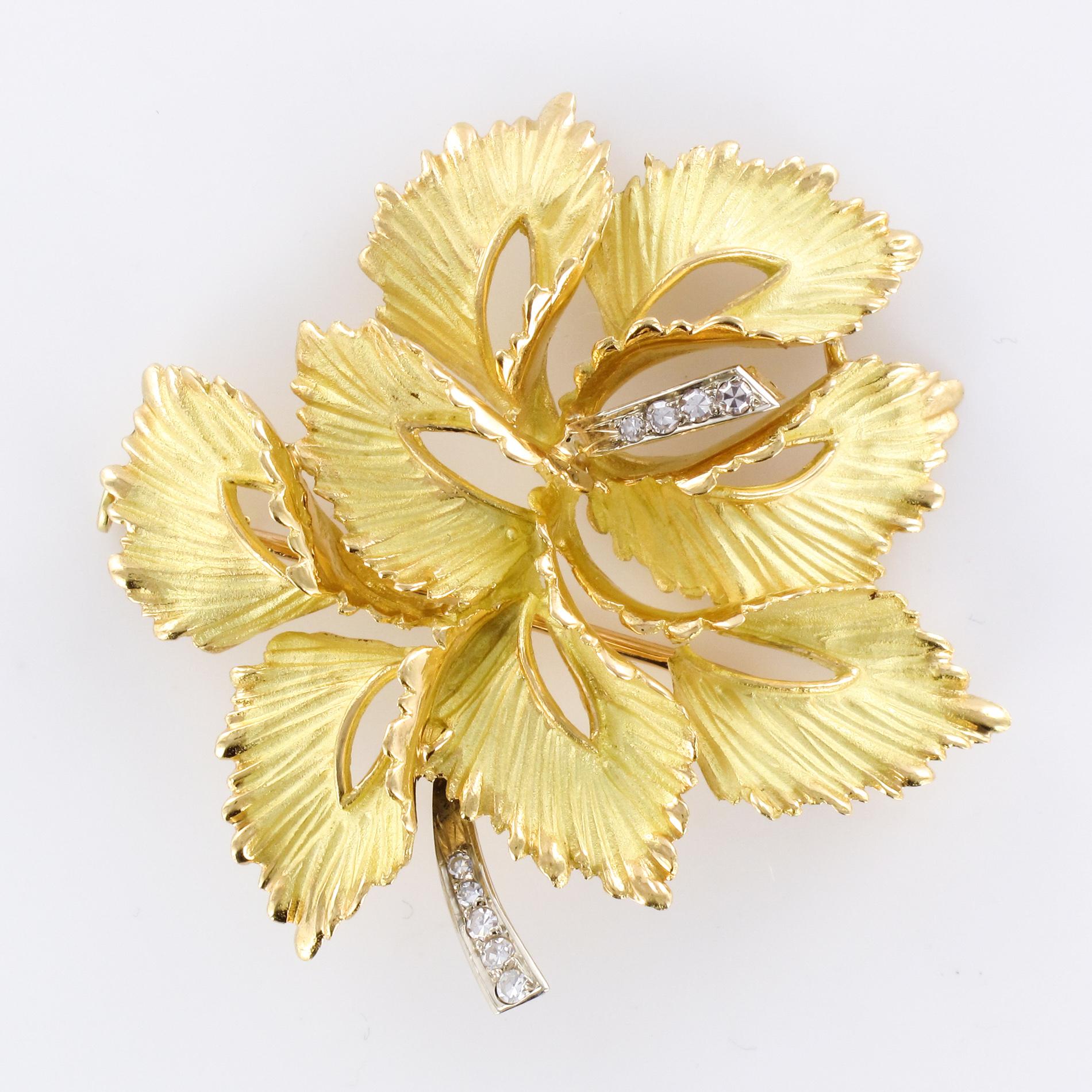 Modernist 1970s French Diamond Matte 18 Carat Yellow Gold Leaf Brooch 7