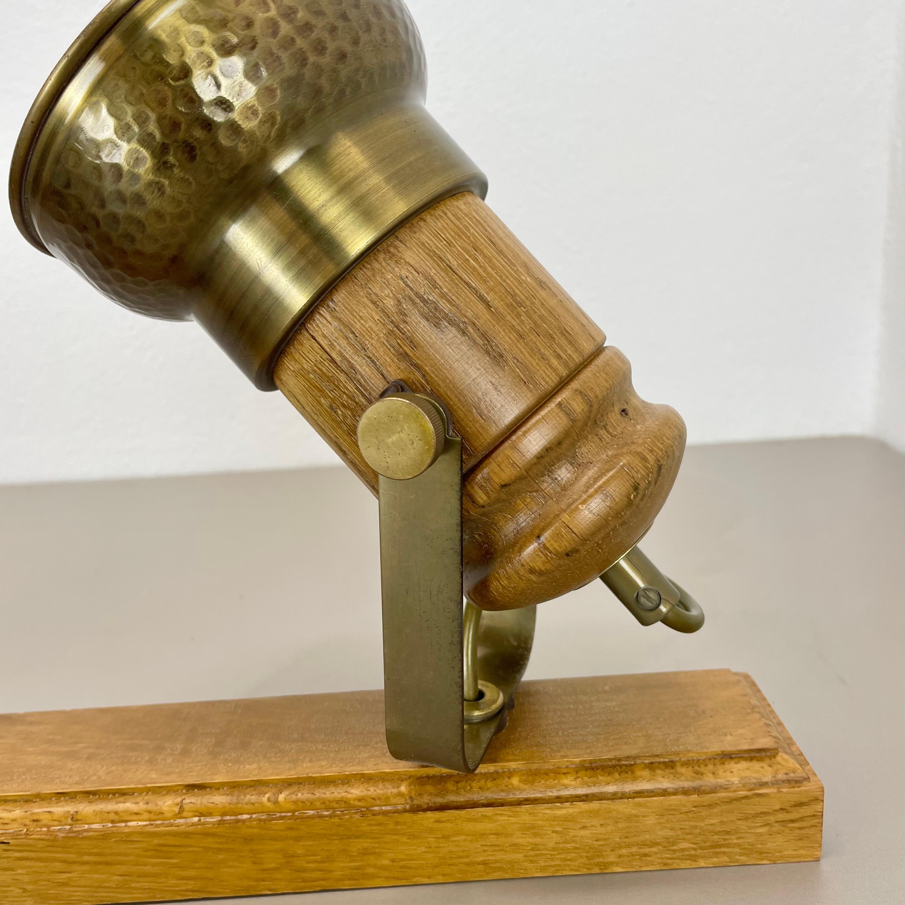 Plafonnier moderniste à 2 spots en laiton et chêne par TEMDE Lights, Allemagne 1970 en vente 5