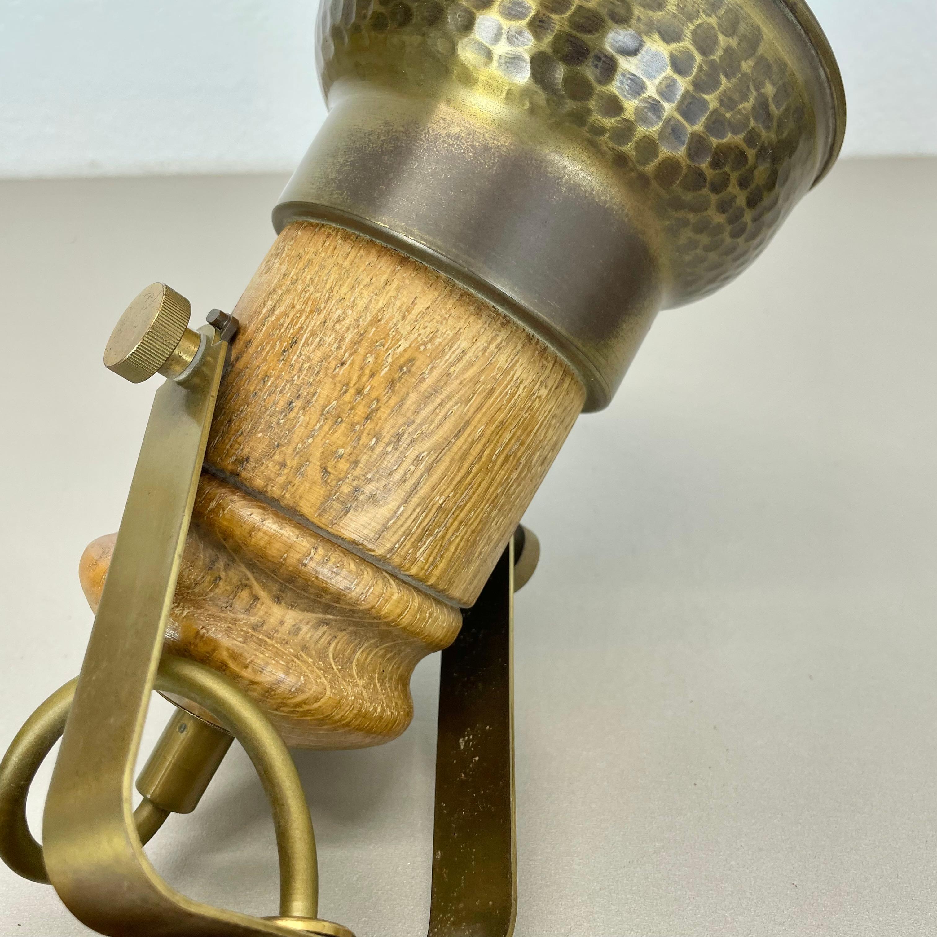 Plafonnier moderniste à 2 spots en laiton et chêne par TEMDE Lights, Allemagne 1970 en vente 6