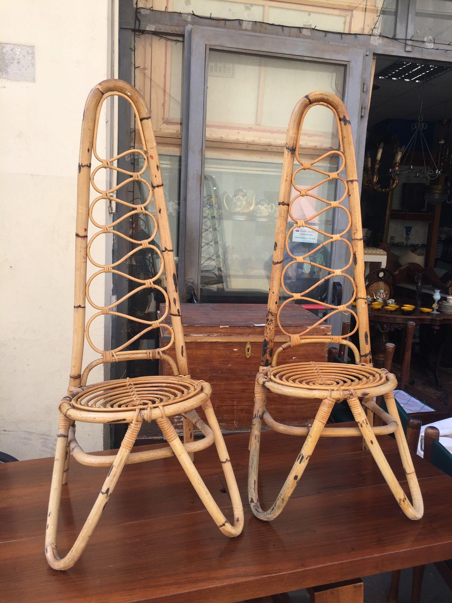 Paire de chaises élégantes et iconiques en bambou par Pierantonio Bonacina. Fondée en 1889, l'entreprise a commencé à réaliser chaque pièce à la main par des artisans qualifiés qui, avec soin et expérience, pliaient les roseaux et entrelaçaient les