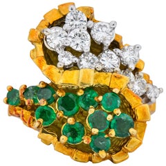 Modernist 2.20 Carat Diamond Emerald 18 Karat Gold Bypass Cocktail Ring