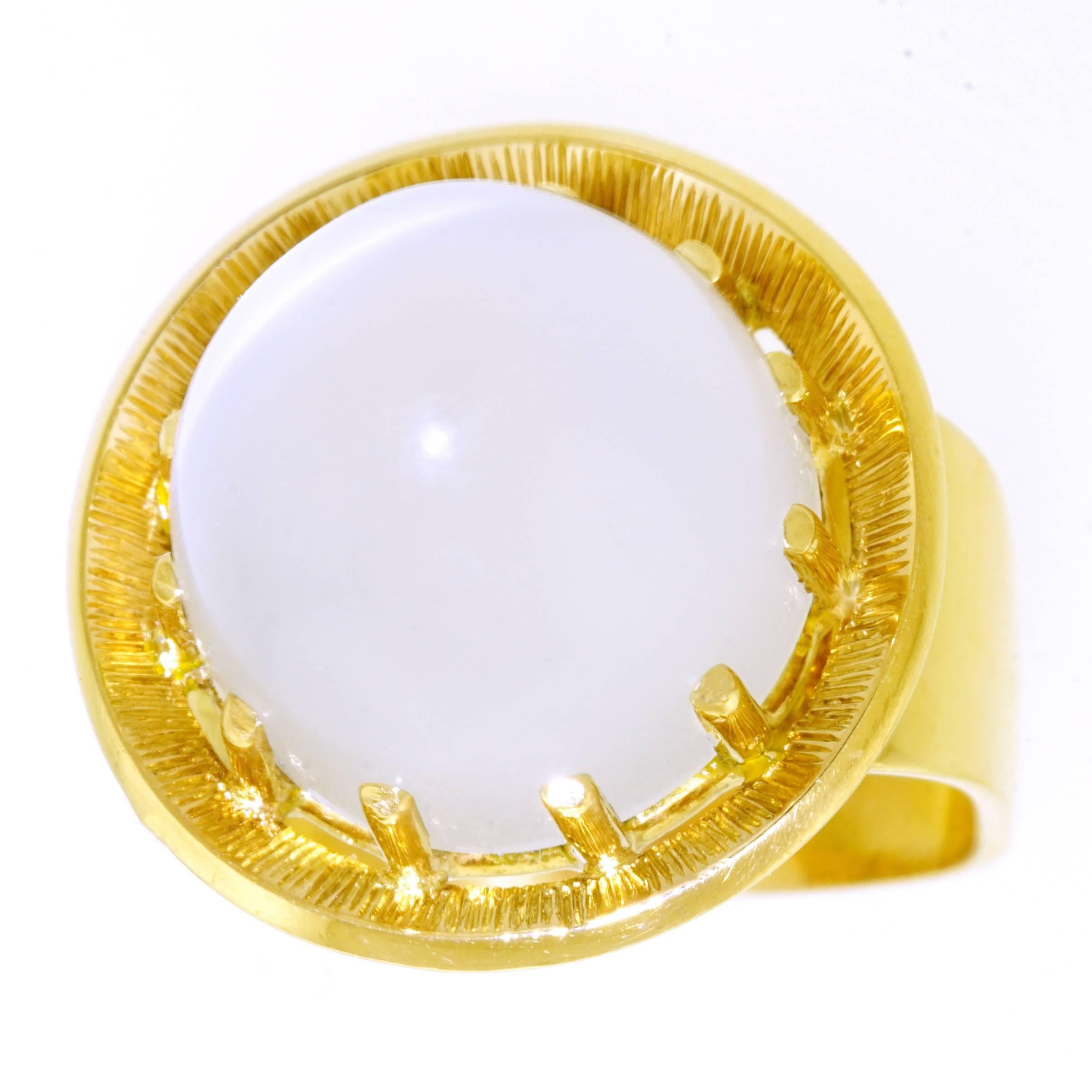 Modernist 22.5 carat Moonstone Set Gold Ring 3