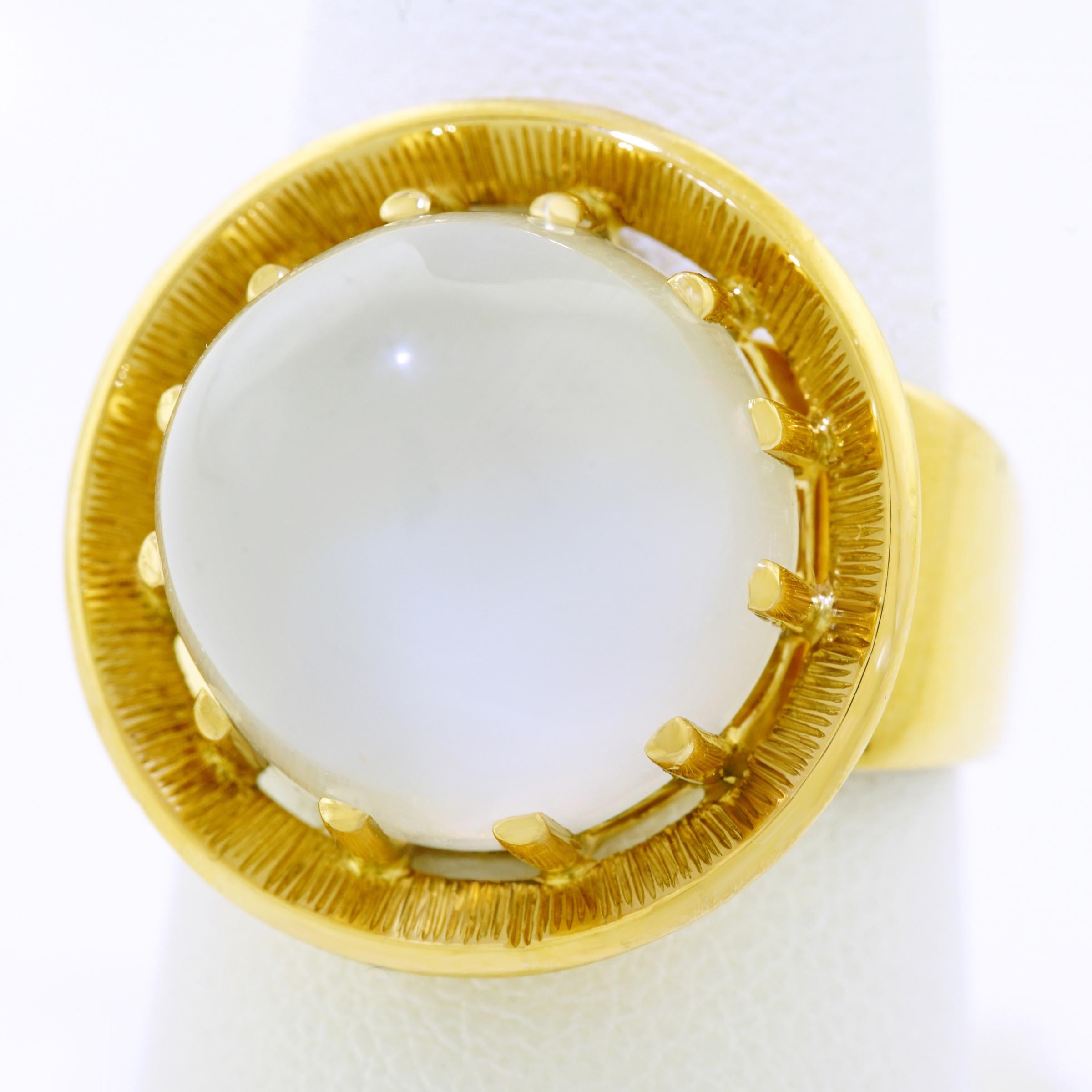 Modernist 22.5 carat Moonstone Set Gold Ring 4
