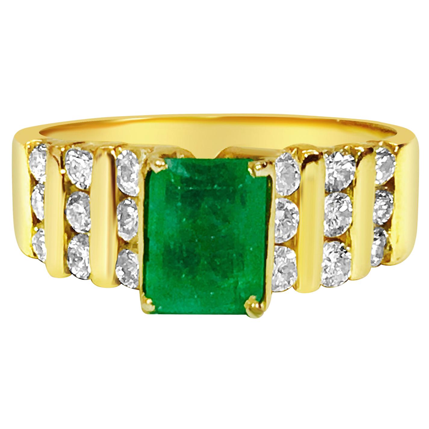 Modernist 2.70 Carat Emerald and Diamond Ring in 14 Karat Yellow Gold For Sale