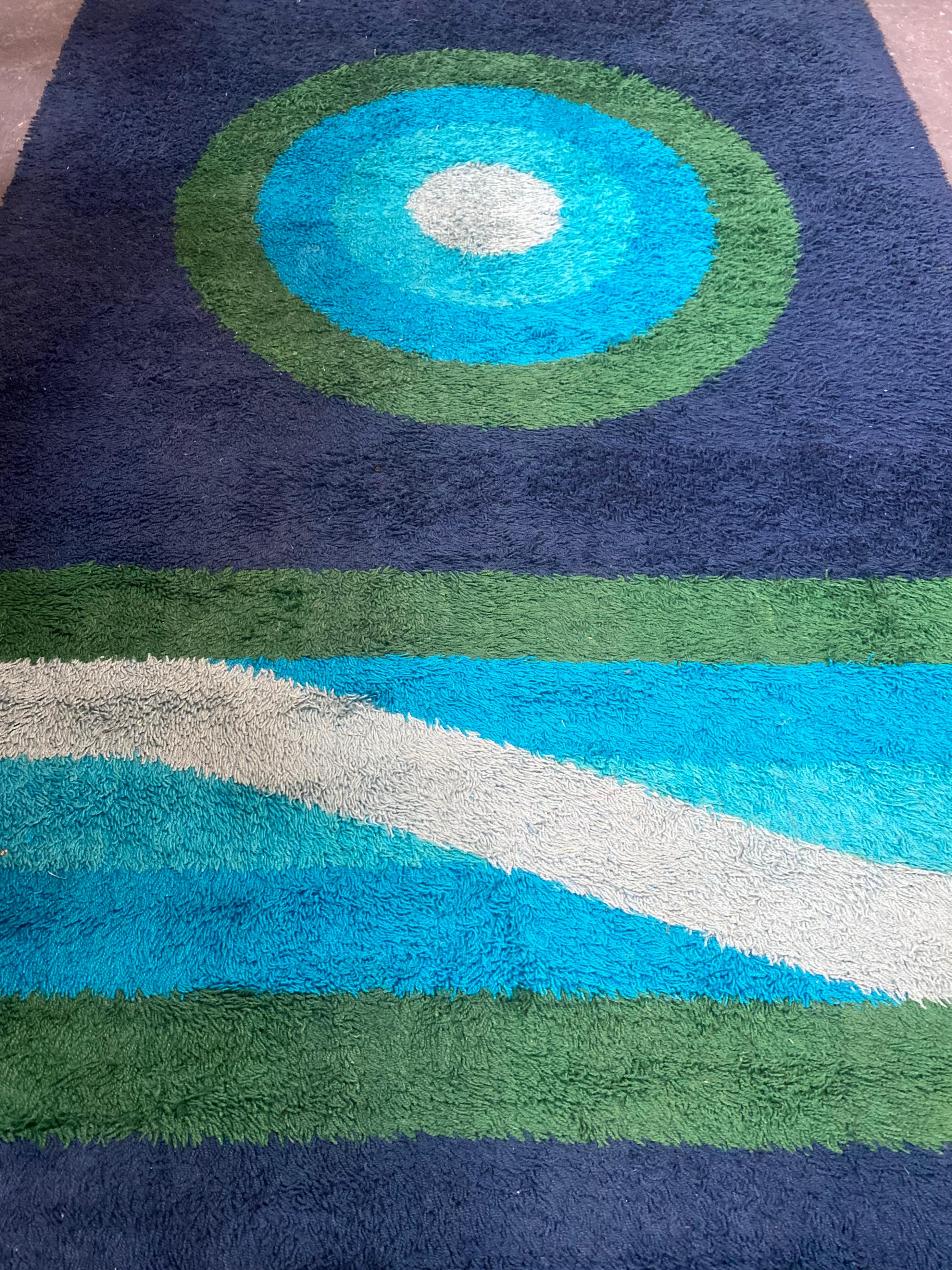 Modernist Abstract Ege Rya Rug, 9 x 7, Blues and Greens . Pop 60's , 70's..Amazing Modern Space Age Design, Nice original condition,,a good cleaning would bring back the pile,