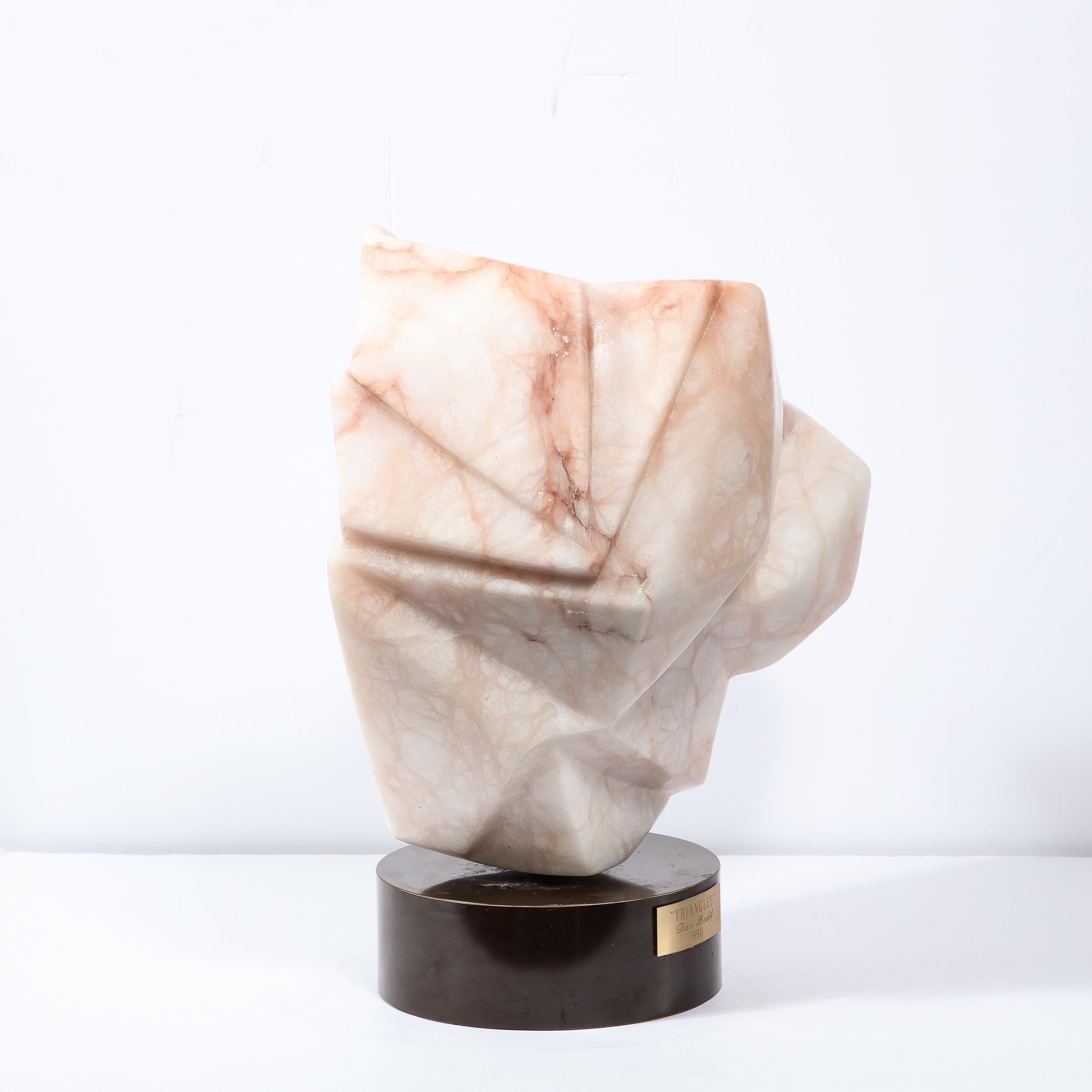 Fin du 20e siècle Sculpture géométrique abstraite moderniste abstraite en marbre exotique, « Triangles », de Dan Bedik  en vente