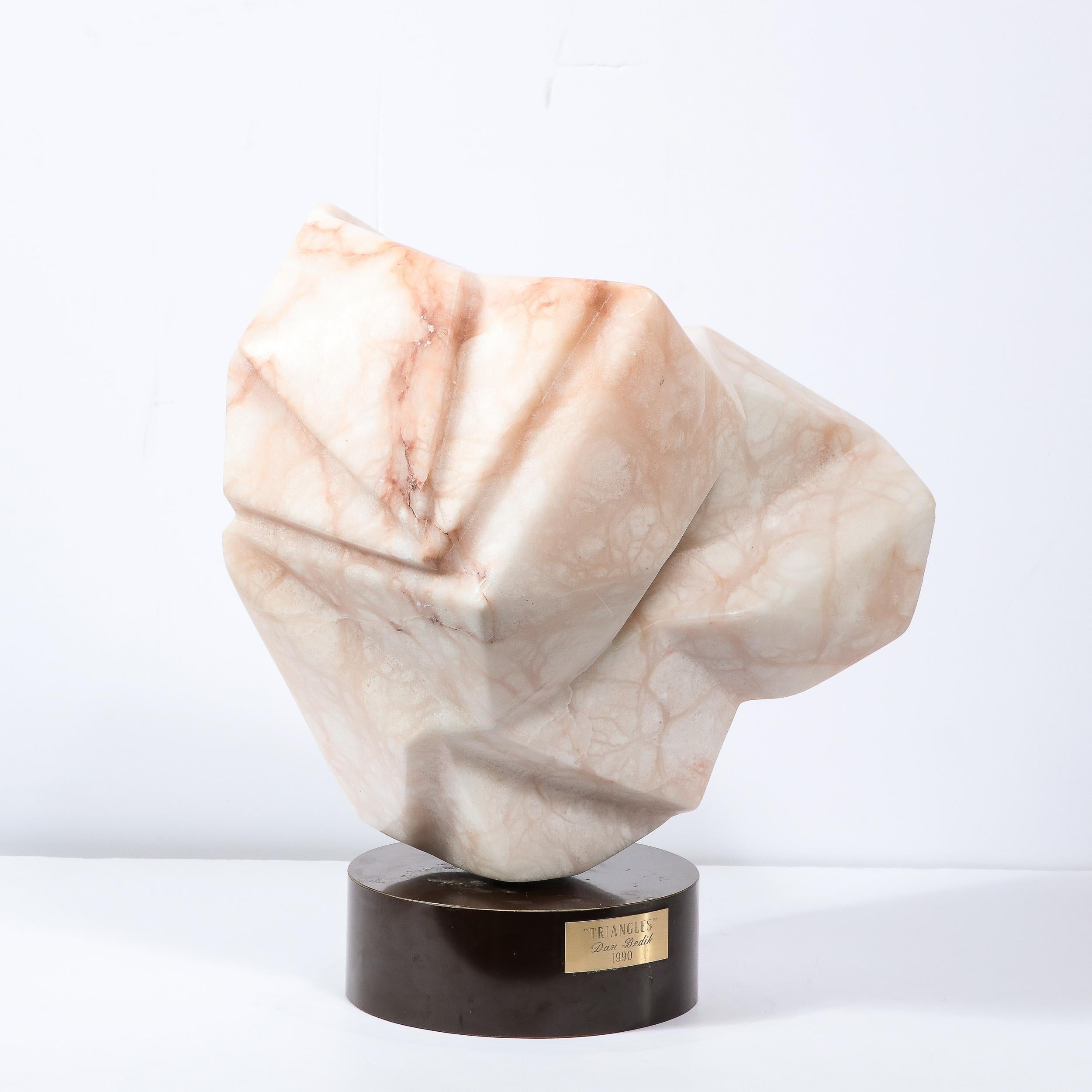 Marbre Sculpture géométrique abstraite moderniste abstraite en marbre exotique, « Triangles », de Dan Bedik  en vente
