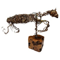 Sculpture d'art moderniste abstraite de cheval en métal coloré sur socle en bois exotique