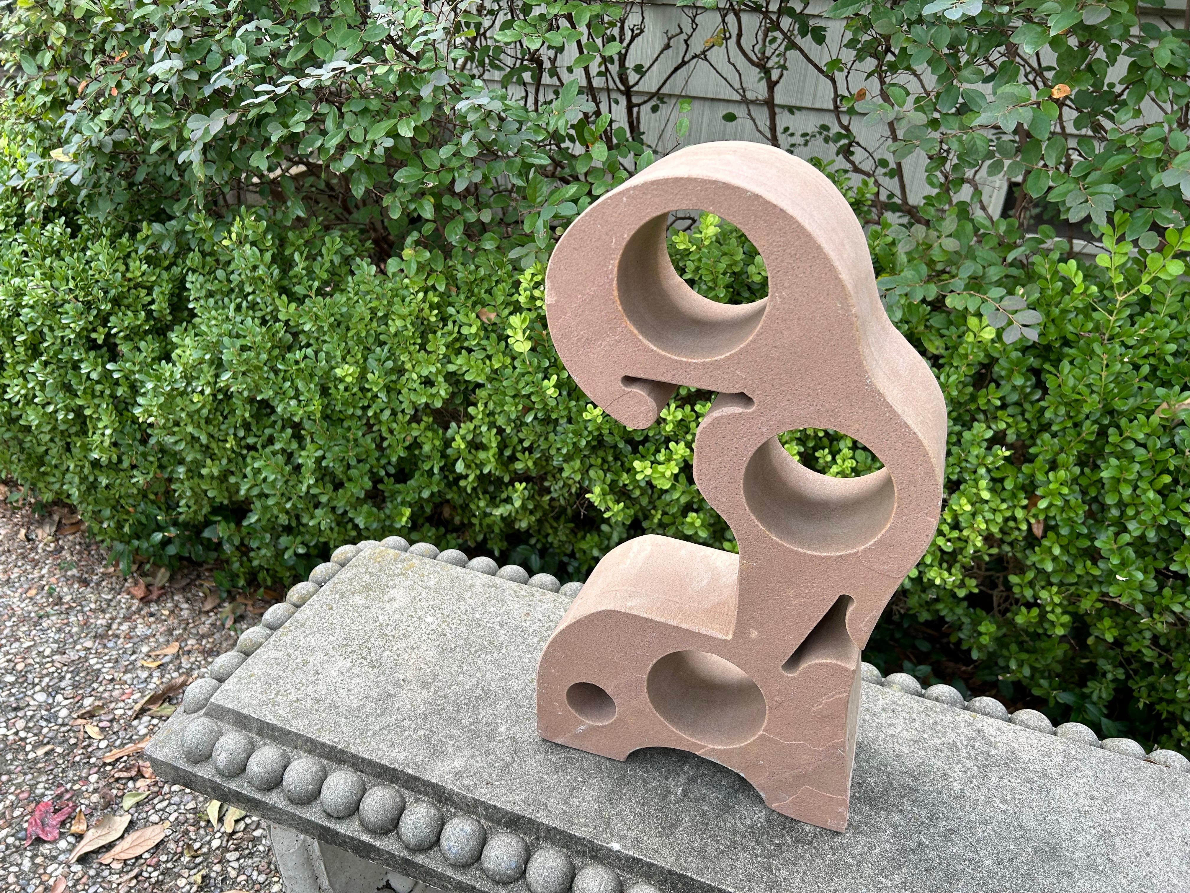 Escultura modernista abstracta de piedra en venta 1