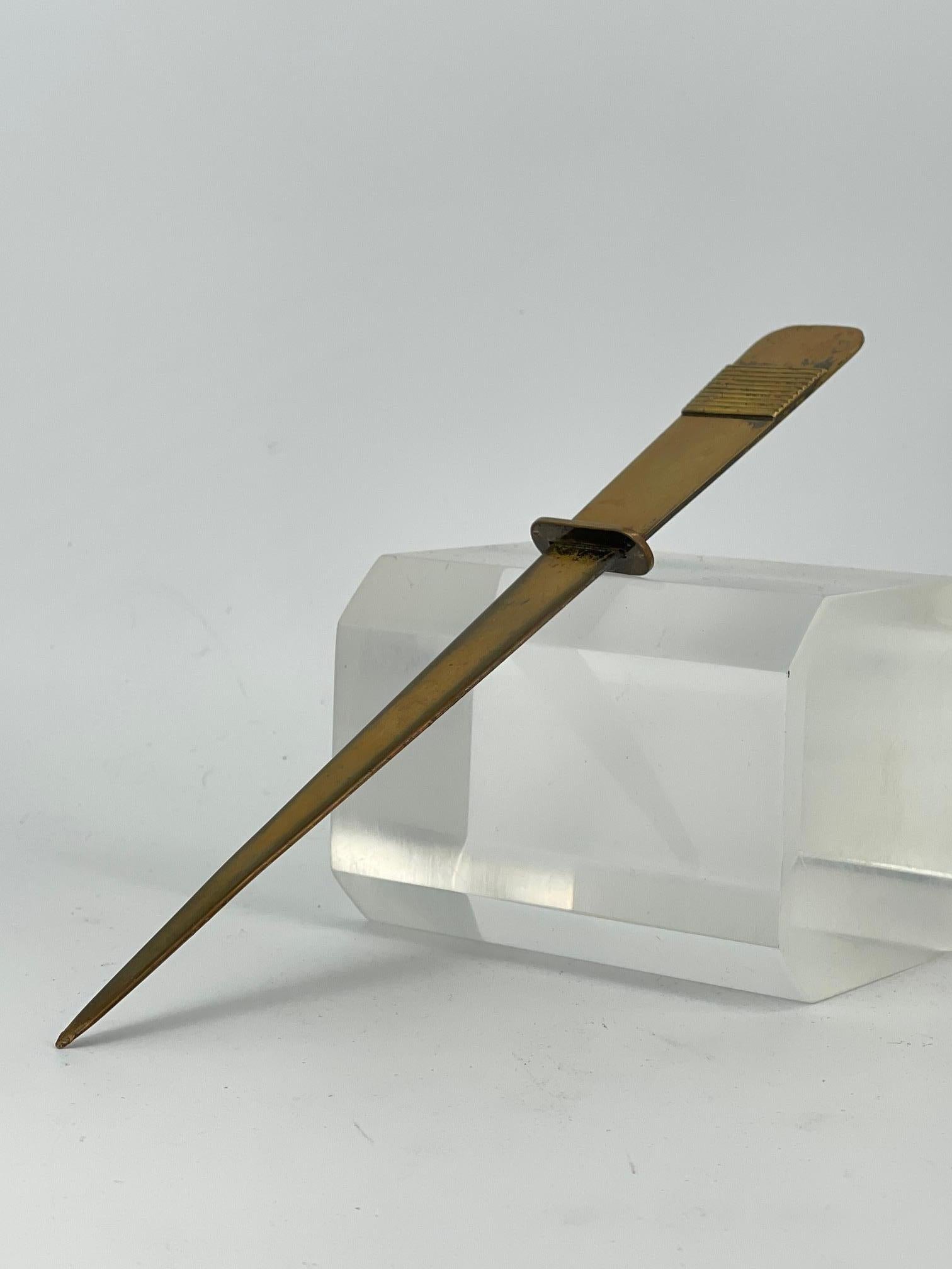 Modernistischer abstrakter Schwert-Brieföffner aus verkupfertem Messing wie Carl Aubock, modernistischer Stil (amerikanisch) im Angebot