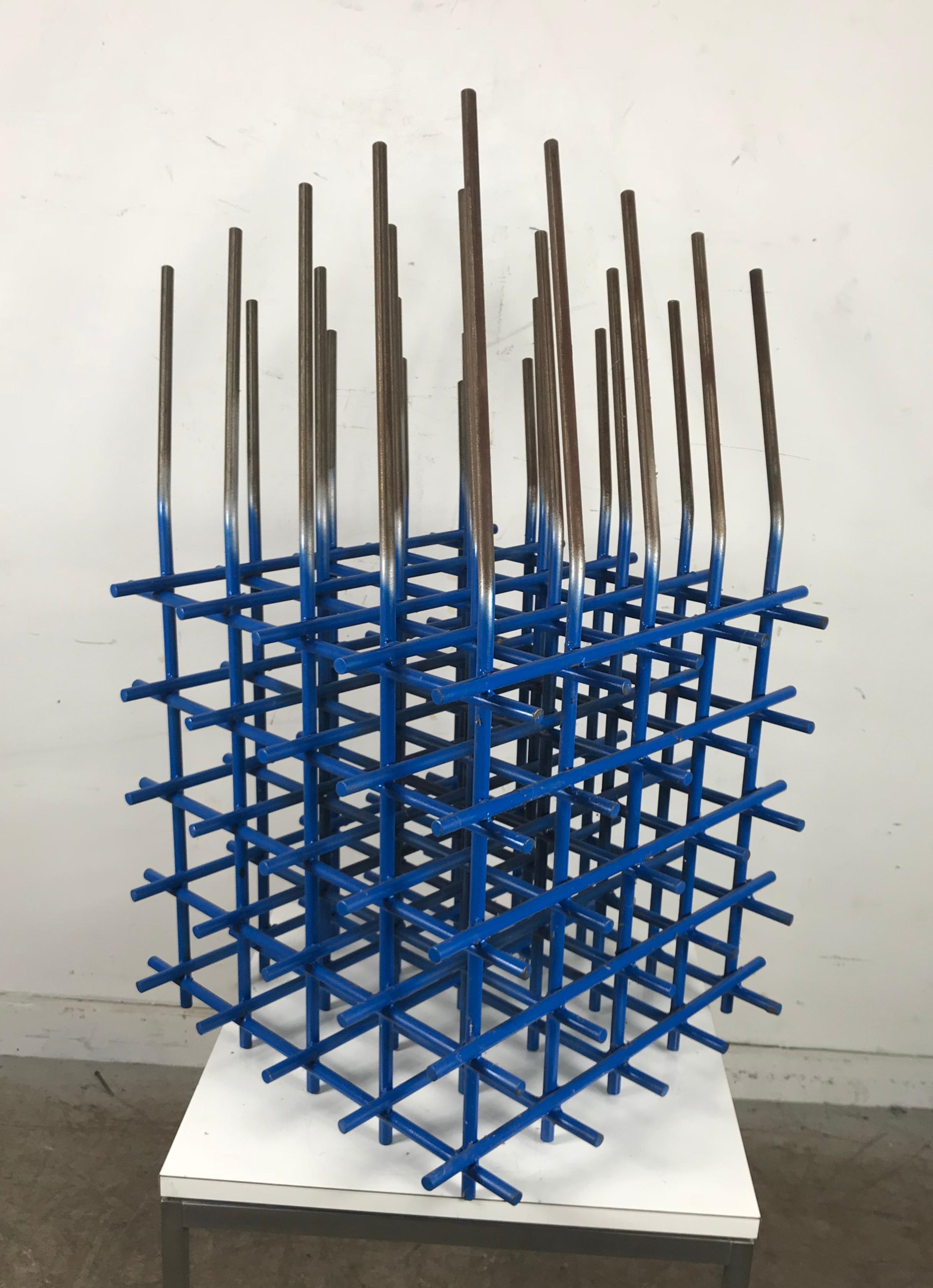Abstrakte modernistische geschweißte Stahlskulptur „Blauer Angle“ von Robert Brock (Moderne der Mitte des Jahrhunderts) im Angebot