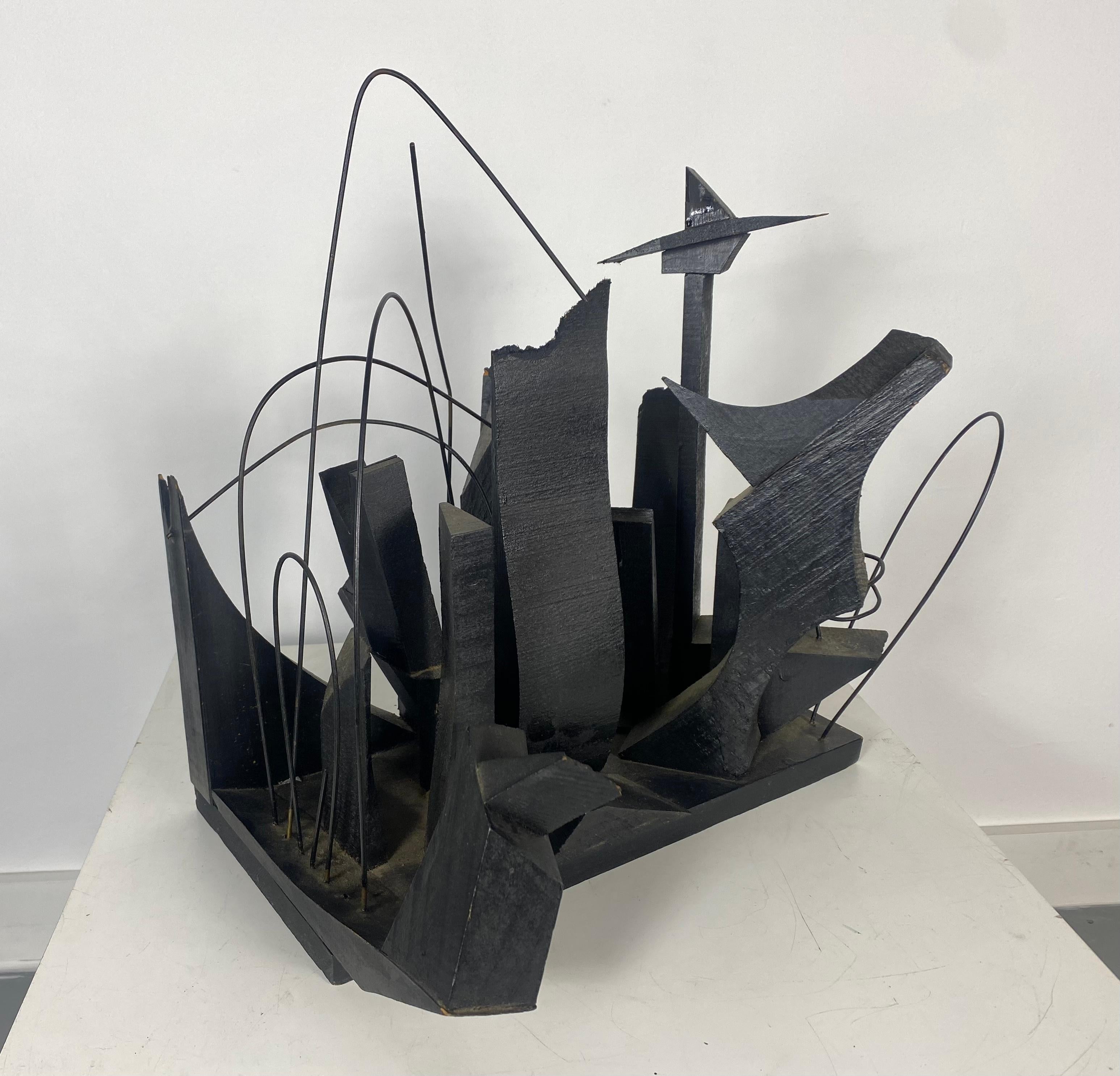 Modernist Abstract Wood and Wire Sculpture Manner of Louise Nevelson In Distressed Condition For Sale In Buffalo, NY