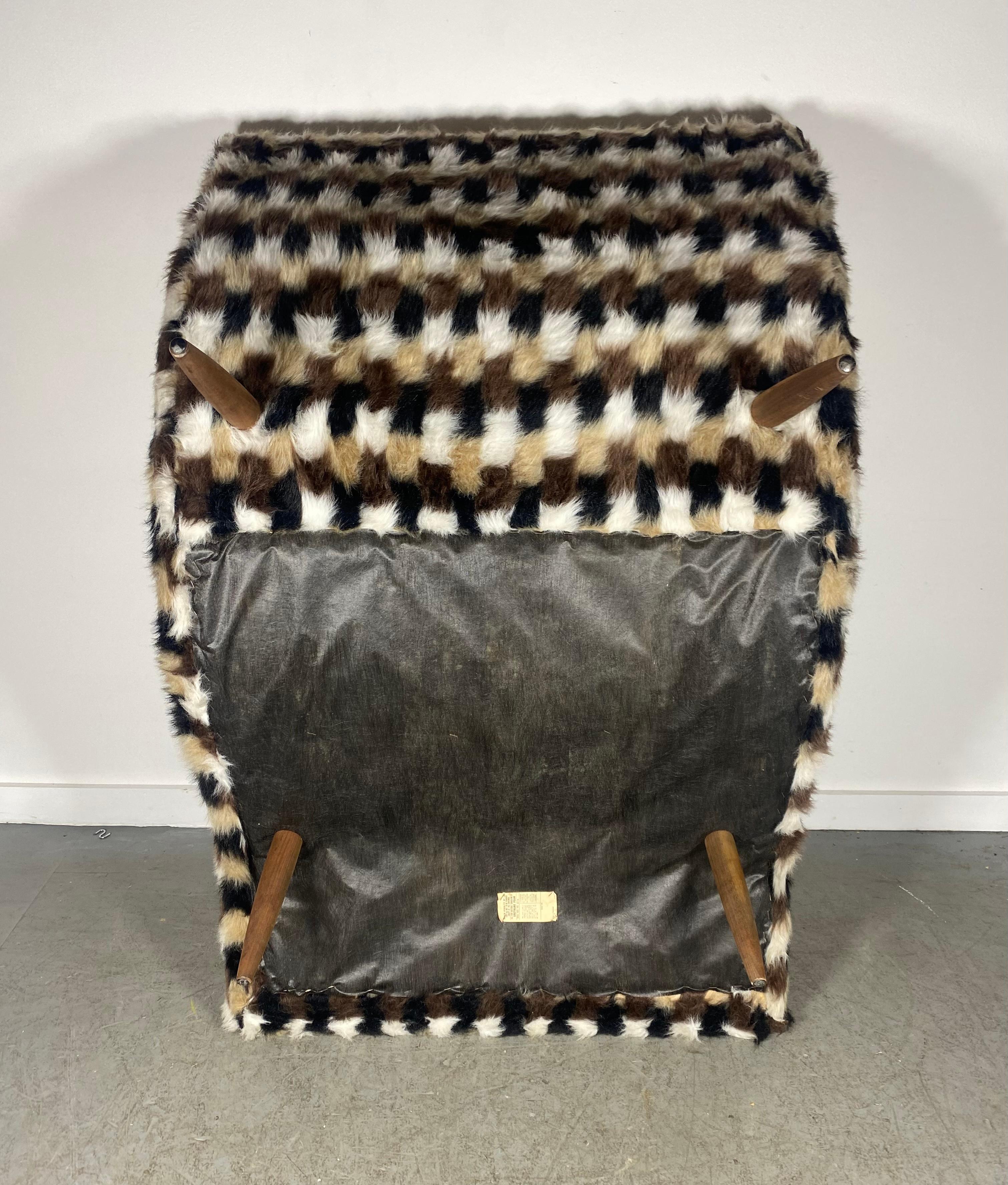 Fauteuil de salon moderniste Adrian Pearsall Wave en tissu géométrique original en vente 8