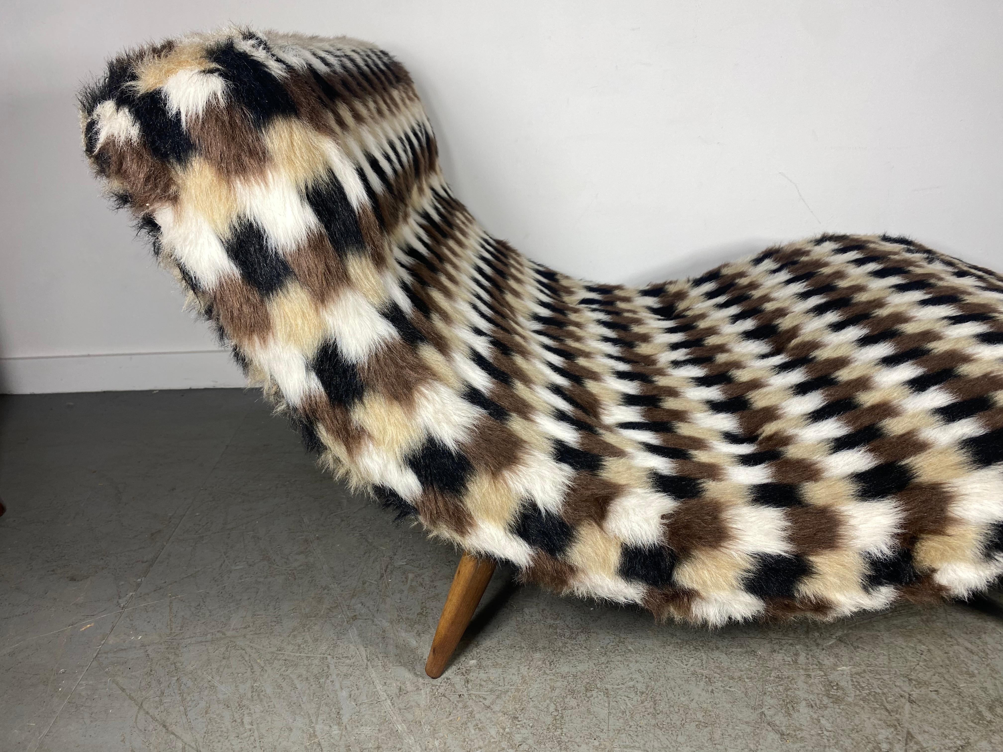 American Modernist Adrian Pearsall Wave Chaise Lounge in original geometric fabric