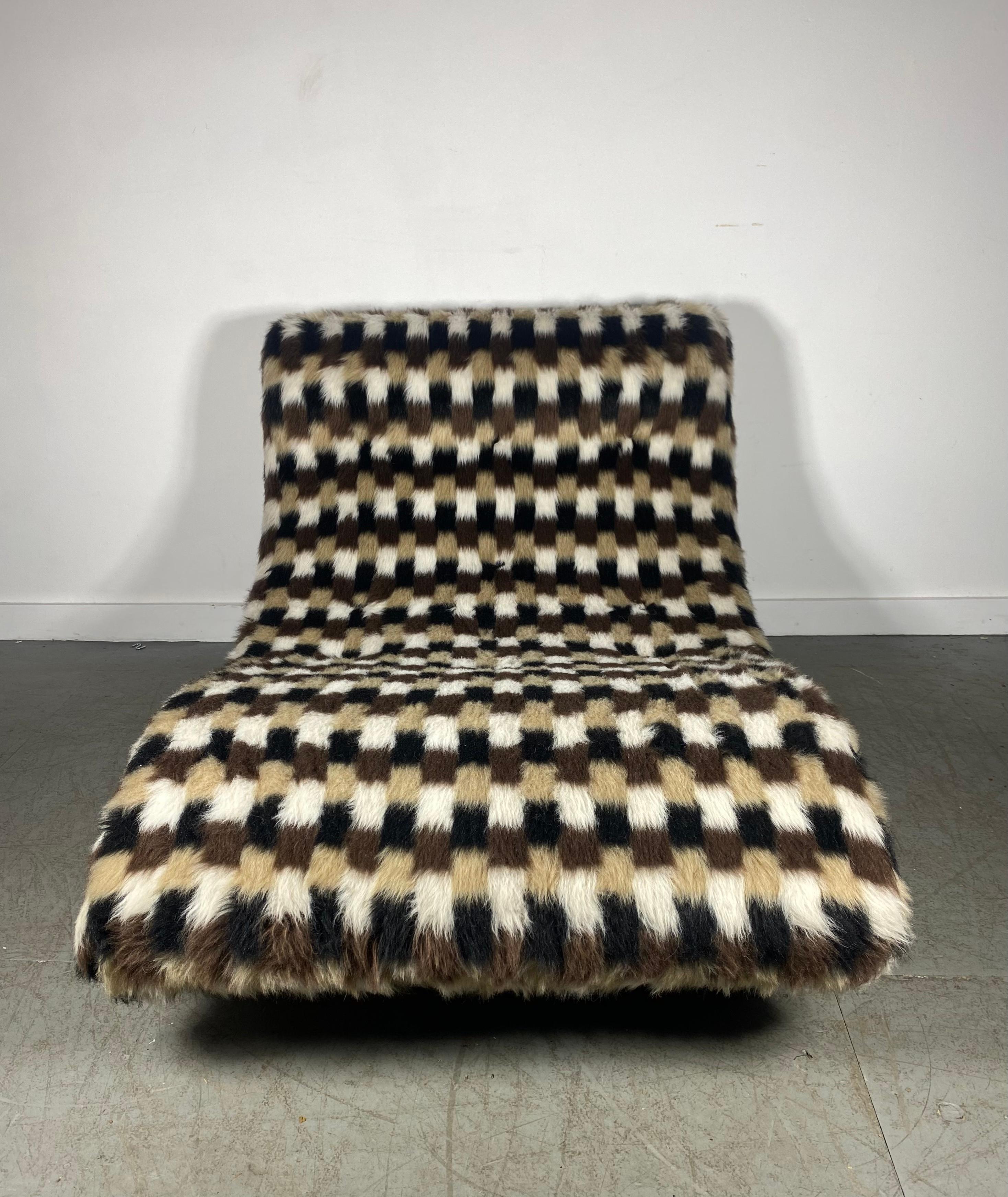 Mid-20th Century Modernist Adrian Pearsall Wave Chaise Lounge in original geometric fabric