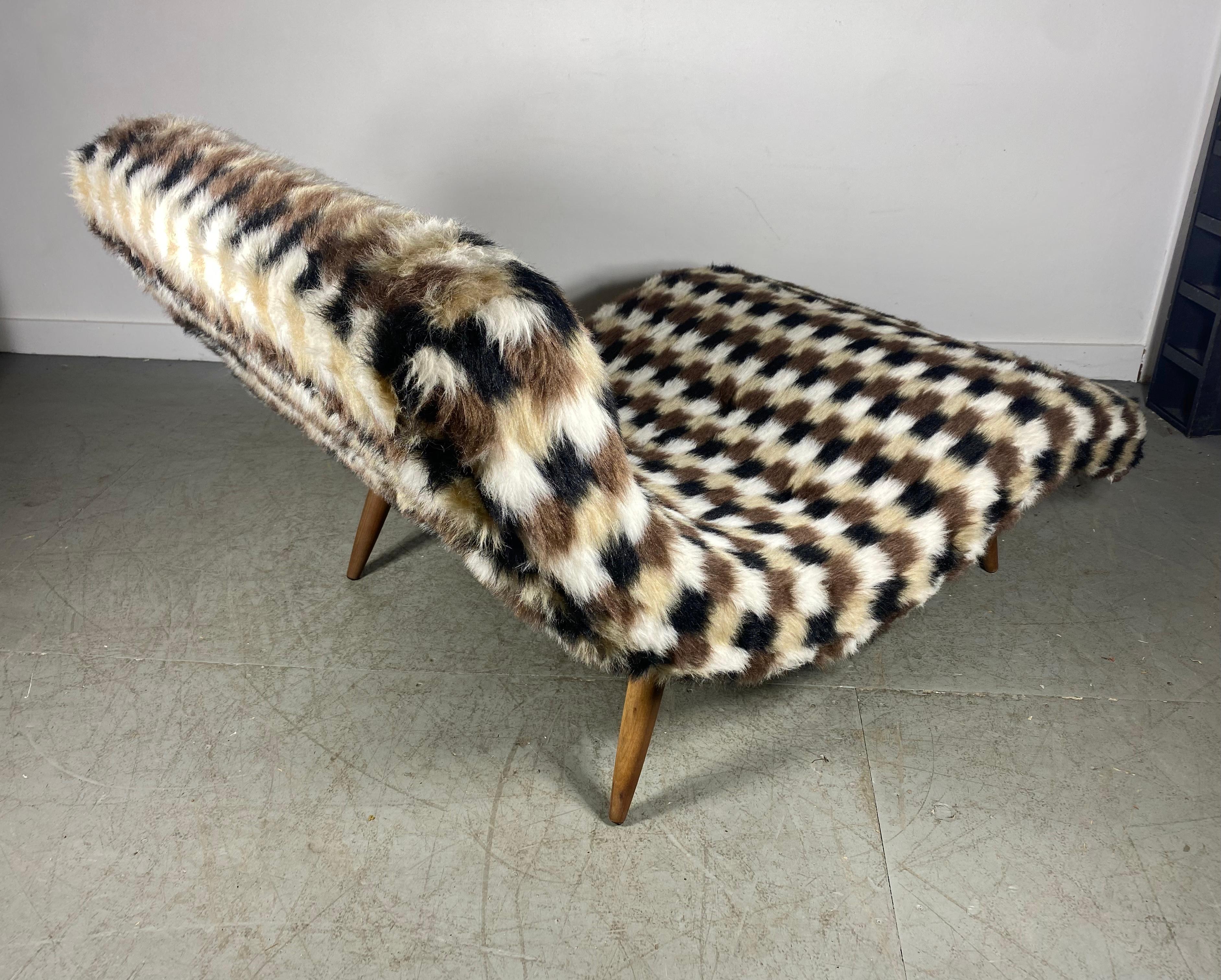 Fabric Modernist Adrian Pearsall Wave Chaise Lounge in original geometric fabric For Sale