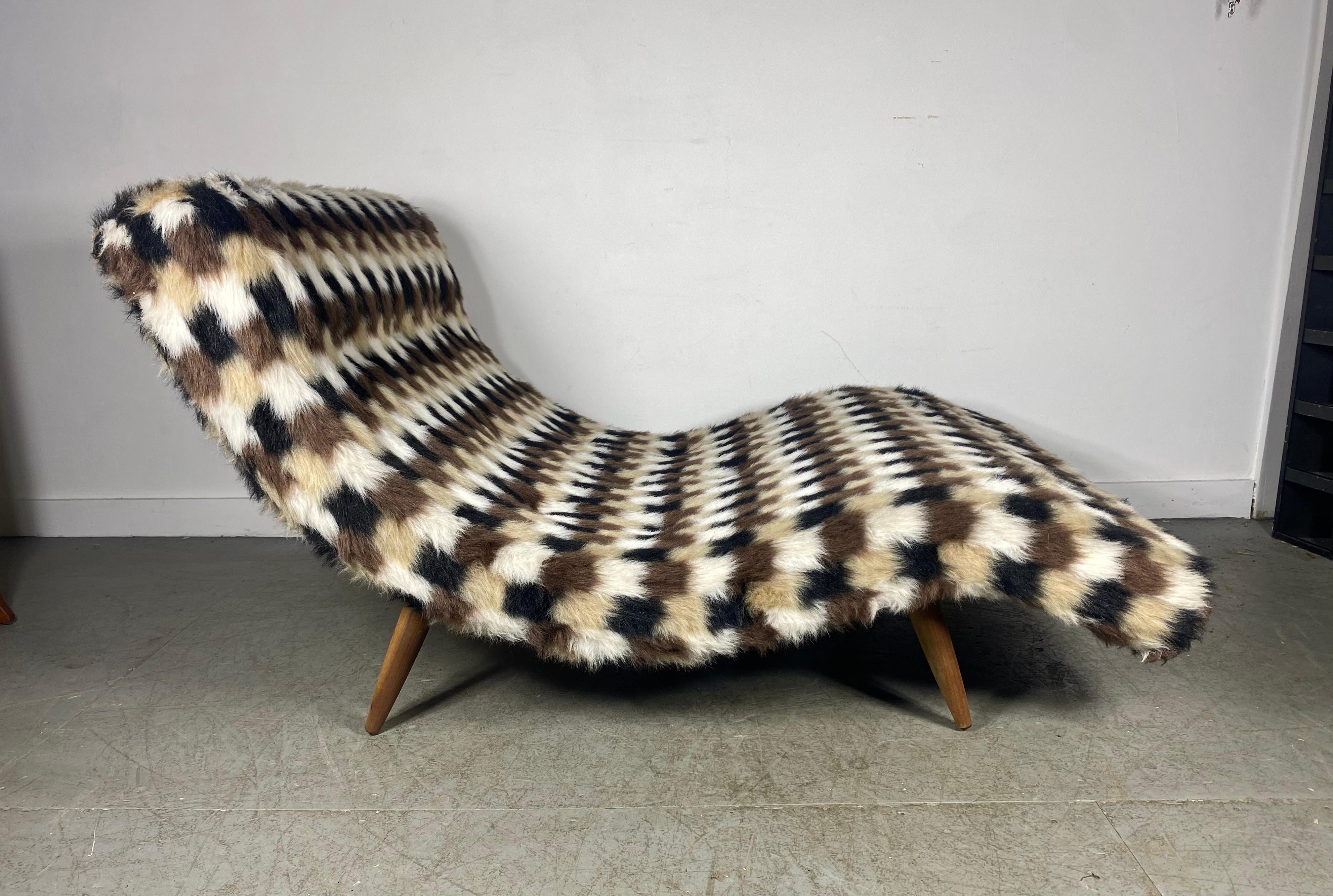 Modernist Adrian Pearsall Wave Chaise Lounge in original geometric fabric 2