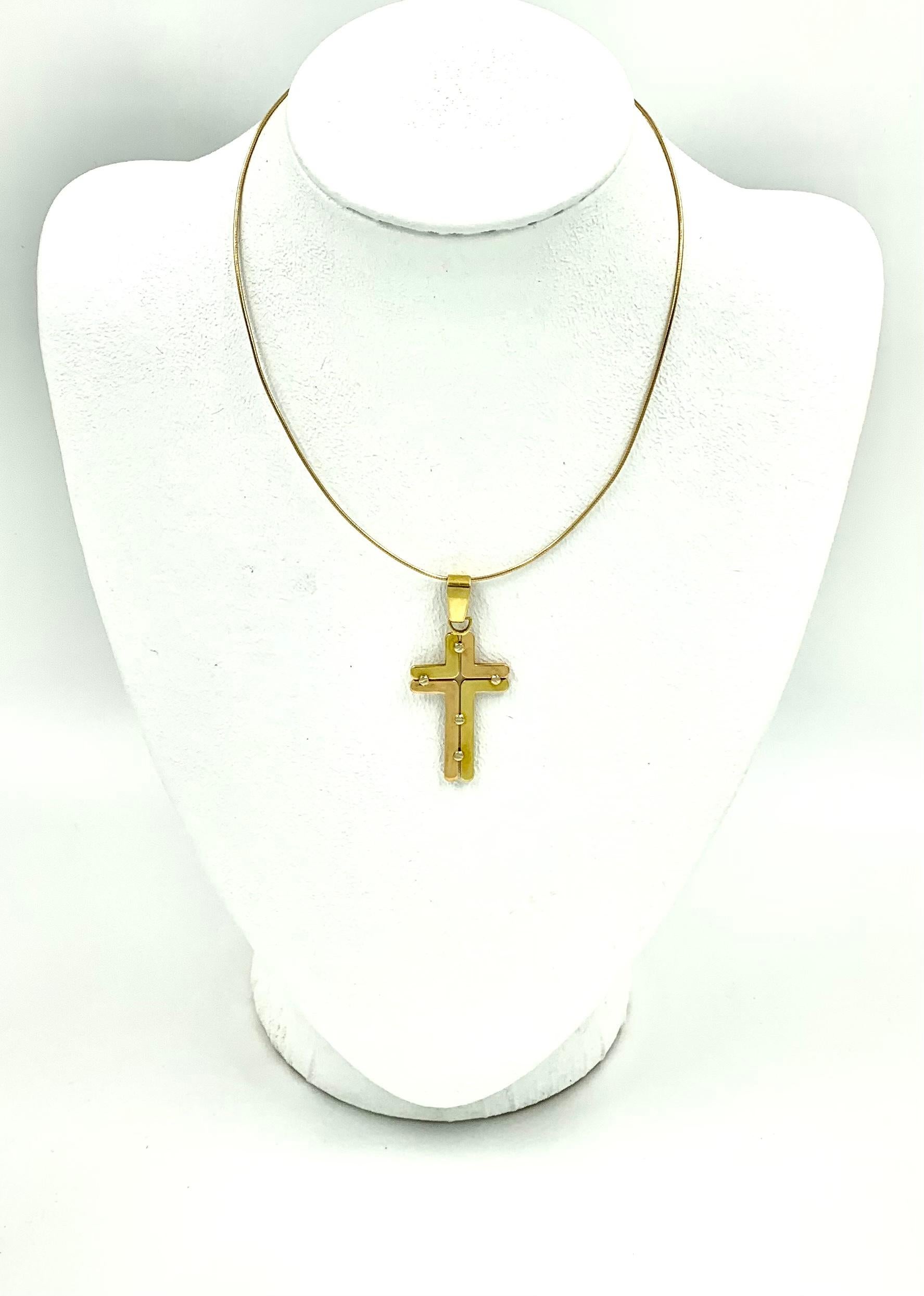 Italienisches modernistisches italienisches Kreuz von Adriano Chimento aus 18 Karat dreifarbigem Gelb-, Rosé- und Weißgold 3