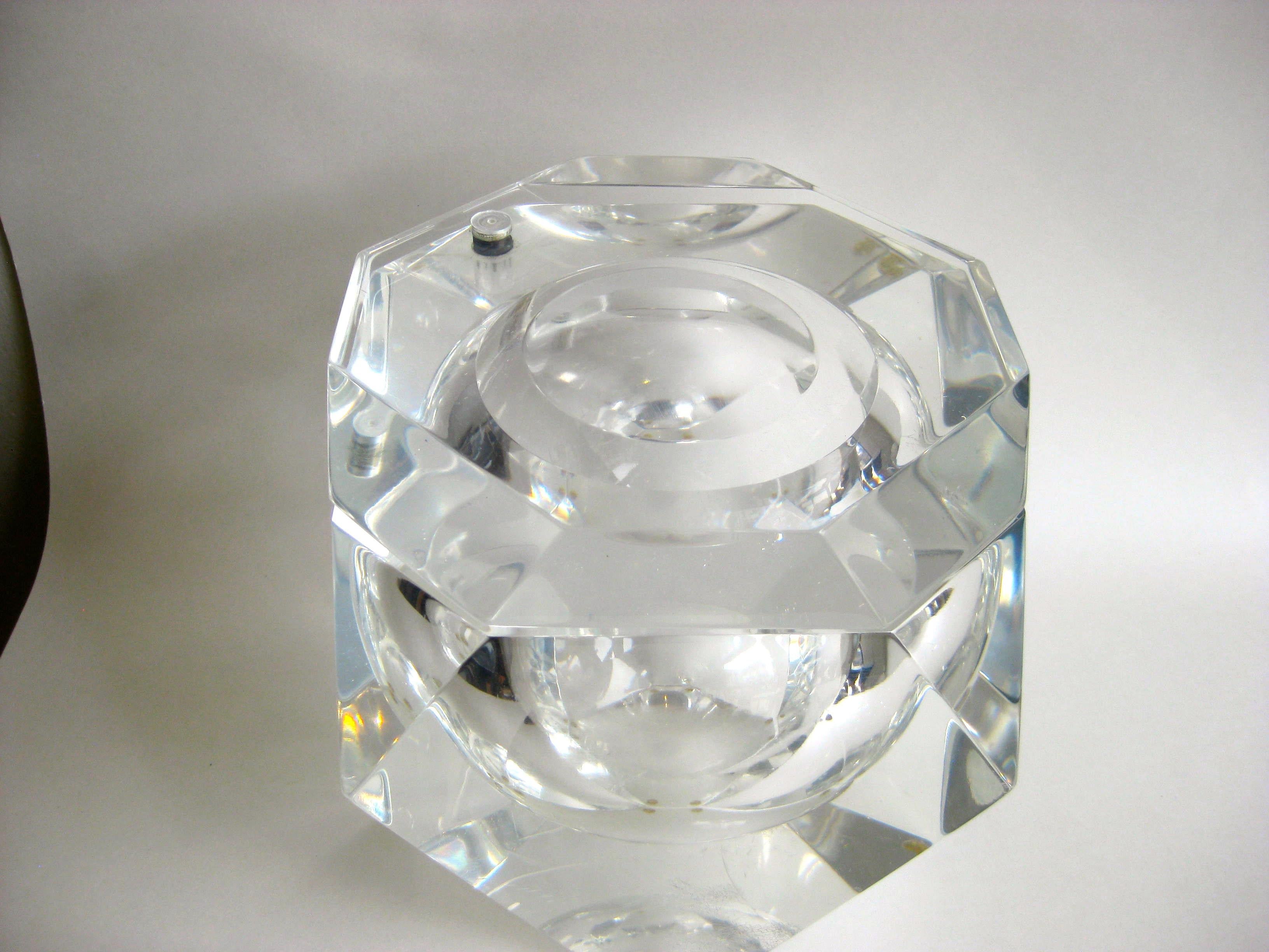 Modernist Alessandro Albrizzi Italian Faceted Lucite Bar Ice Bucket, circa 1970 1