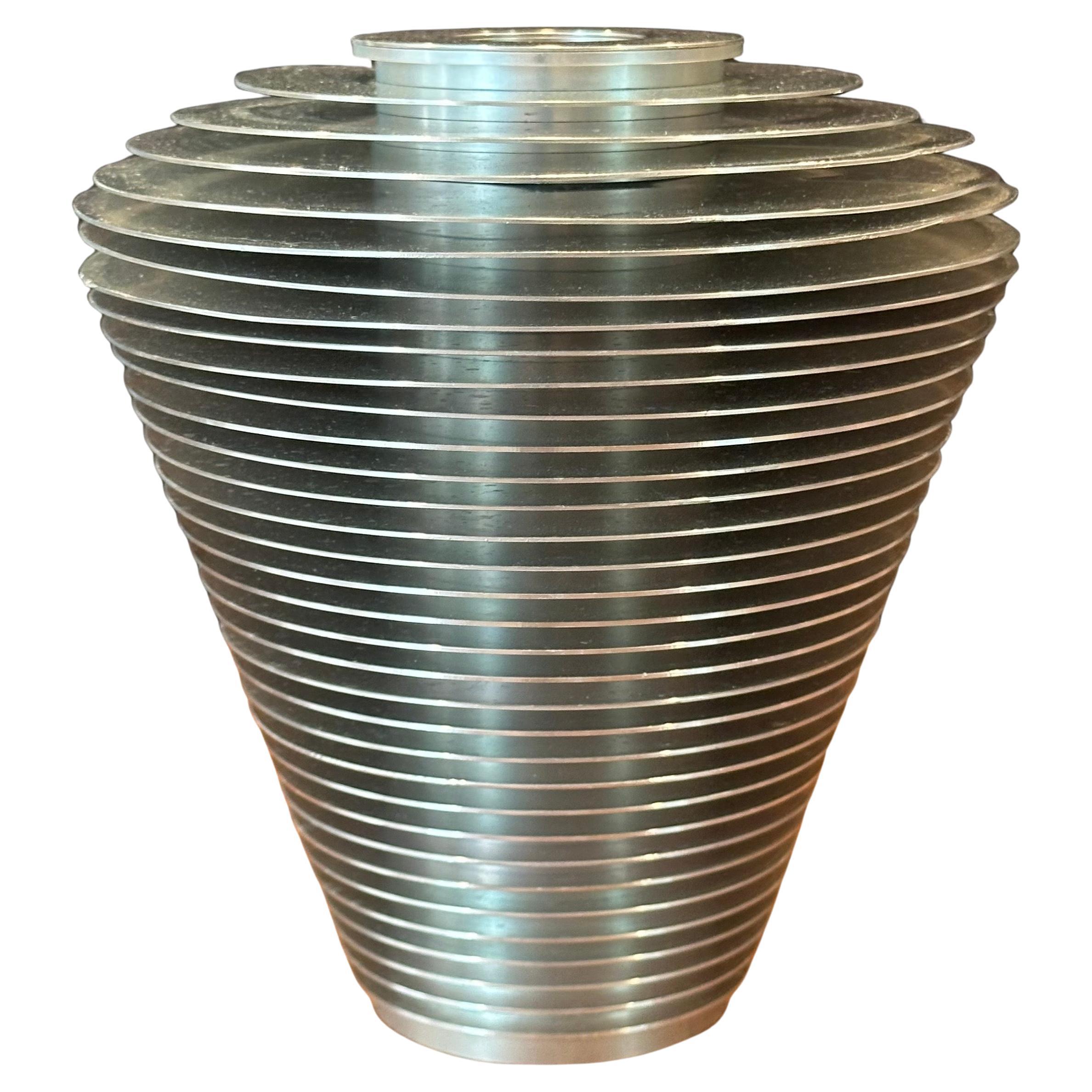 Américain Vase moderniste en anneau d'aluminium 