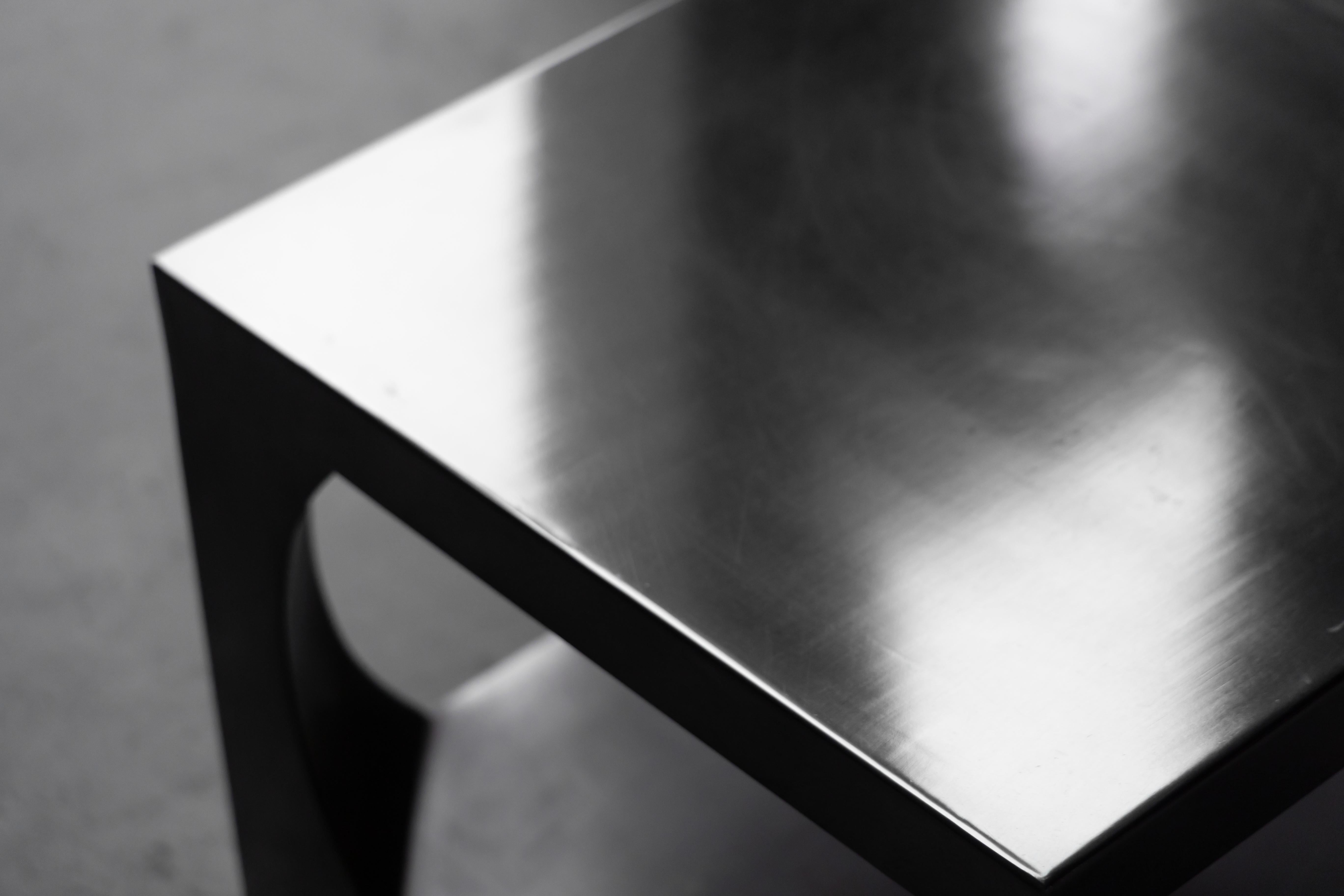 Modernist Aluminum Side Tables, Italy, 1970s en vente 1