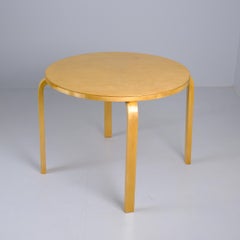 Modernist Alvar Aalto Round Coffee Table Model 72 in Birch for Artek, 1950s