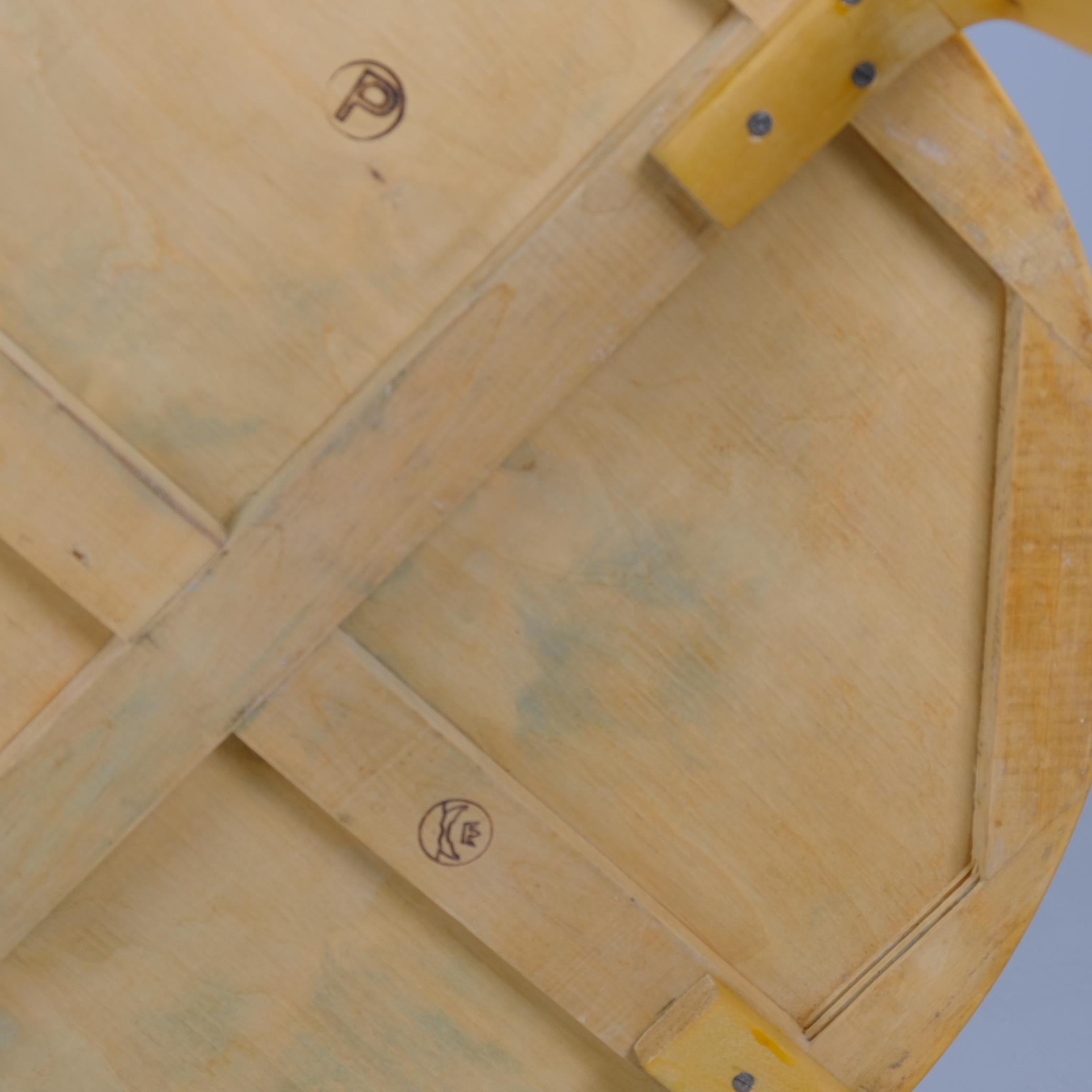 Modernist Alvar Aalto Round Coffee Table Model 72 in Birch for Artek, 1950s For Sale 3