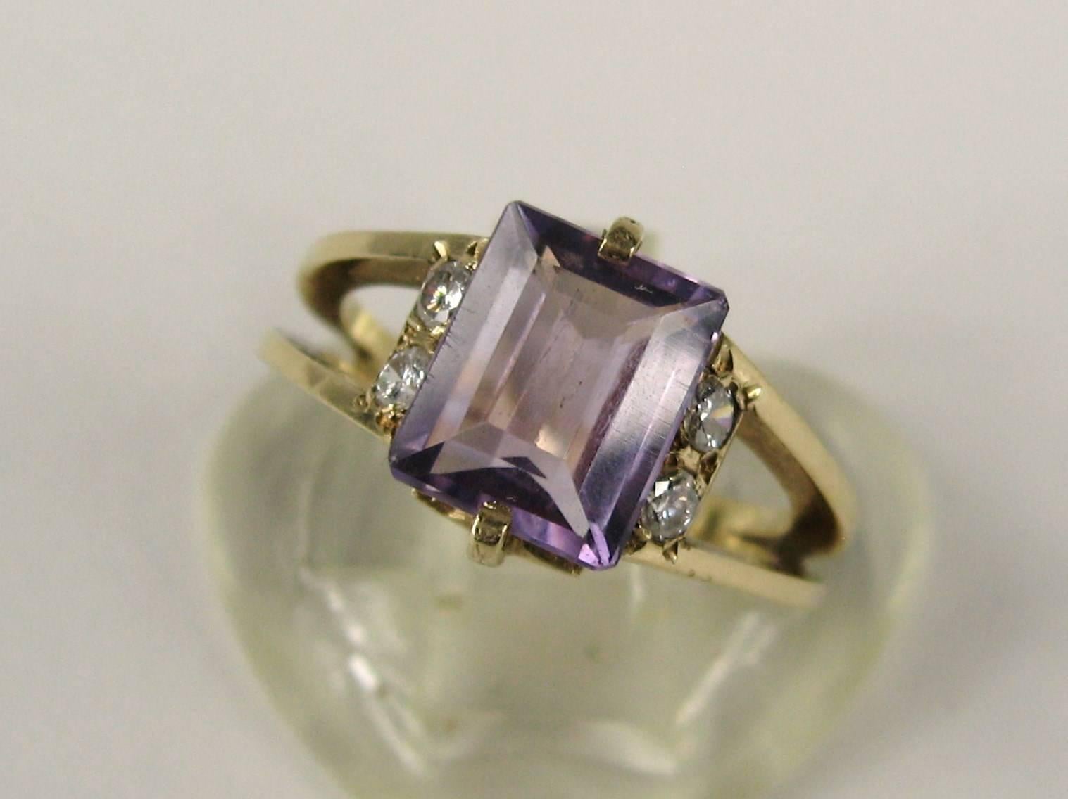 Modernist Amethyst Diamond Ring 14 Karat In Good Condition For Sale In Wallkill, NY