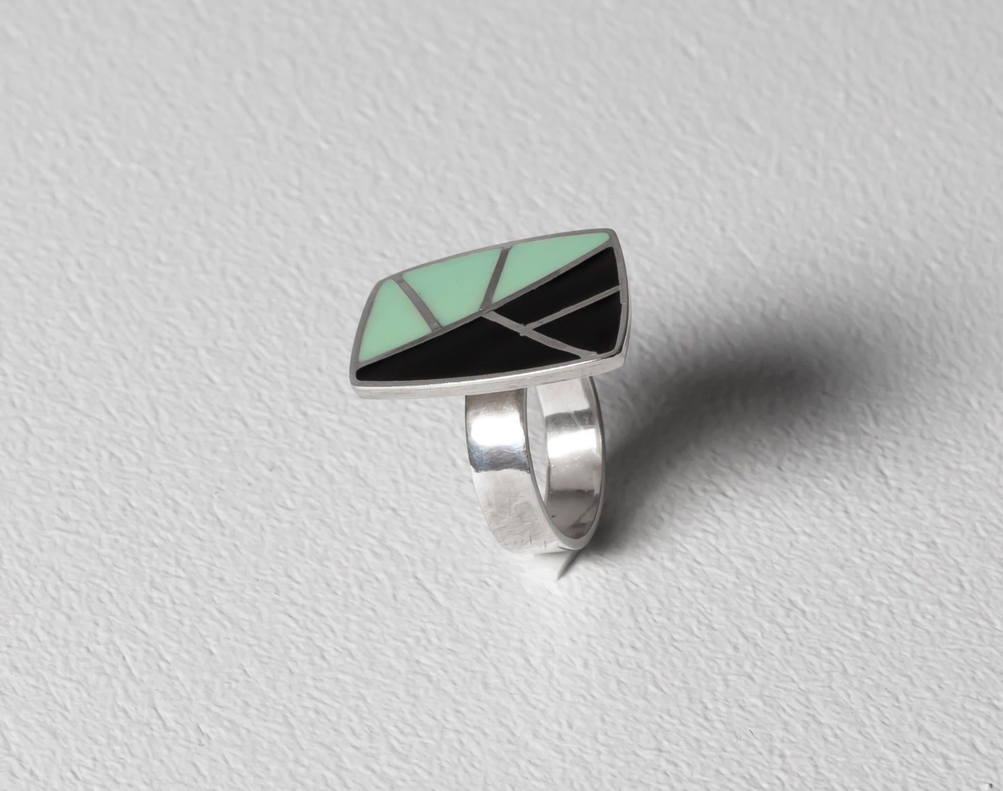 Modernist Anne Leger Enamel Silver Ring In Excellent Condition For Sale In Oslo, NO