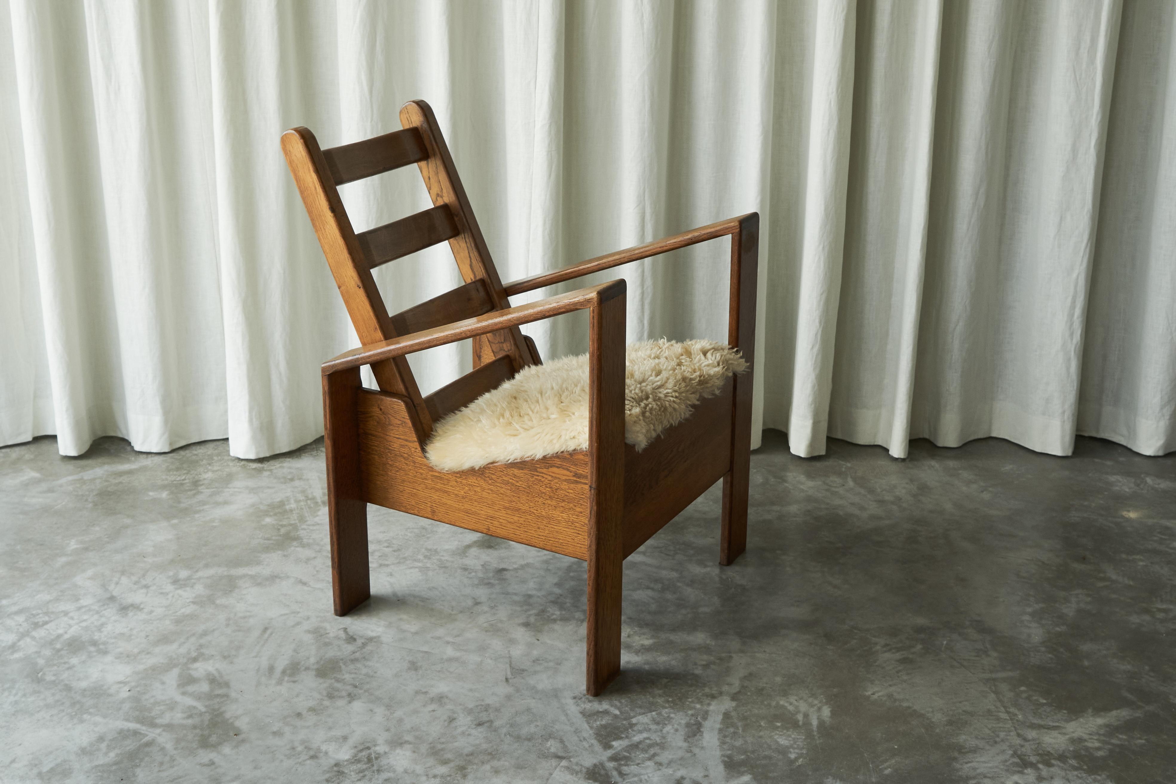 Dutch Modernist Anthroposophical Armchair in Solid Oak and Sheepskin 1980