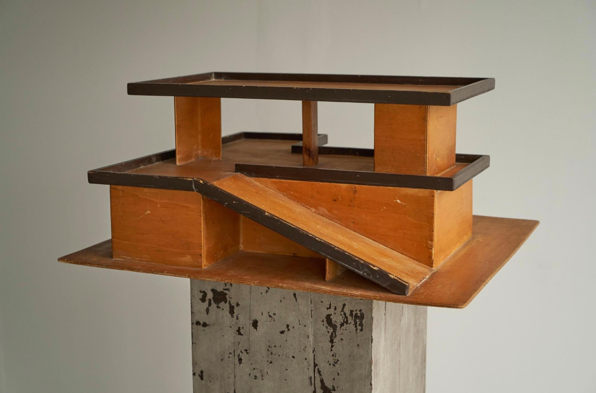 Maquette d'architecture moderniste en contreplaqué teinté années 1950 en vente 2