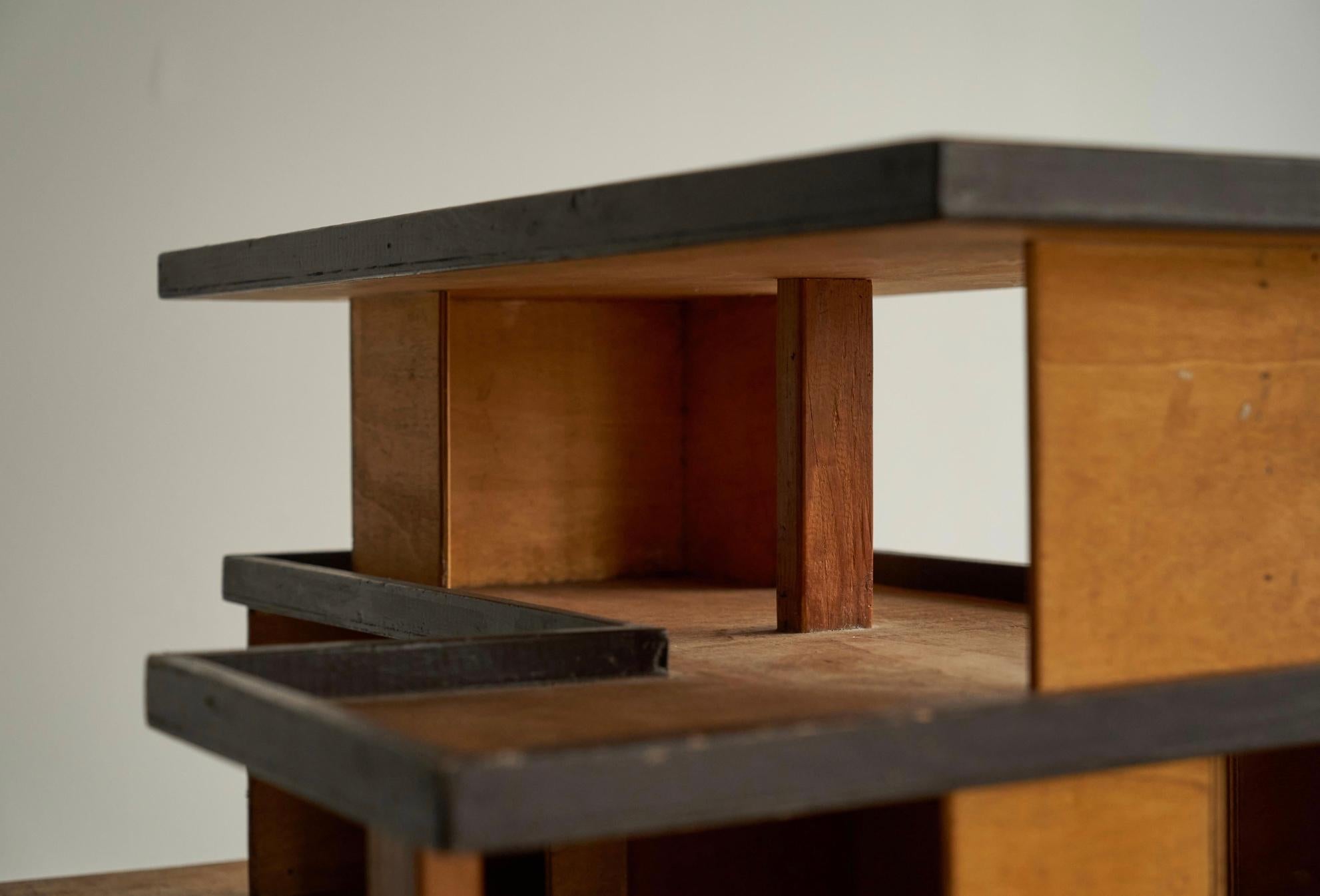 Maquette d'architecture moderniste en contreplaqué teinté années 1950 en vente 3